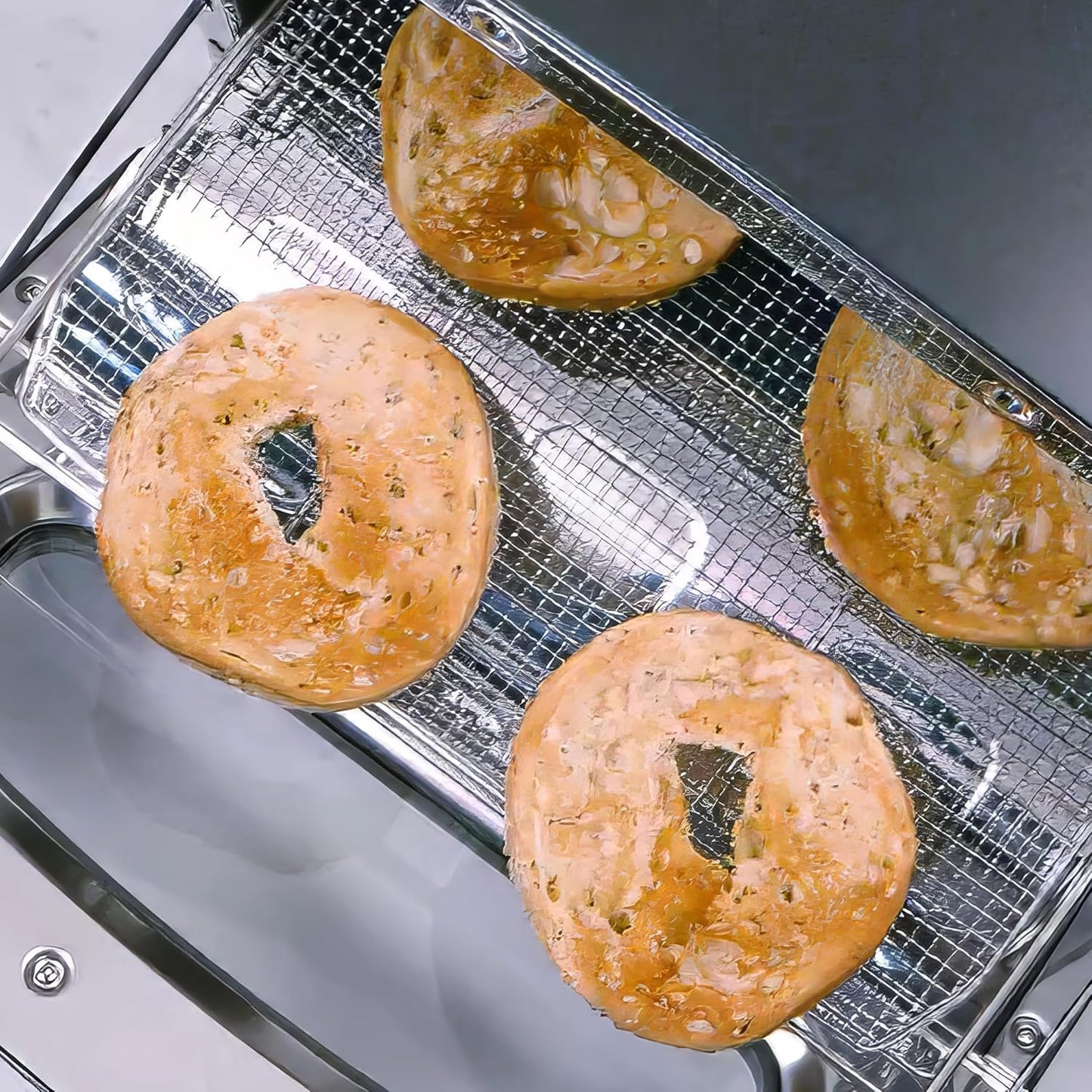 Black HeatMate Graphite Pop-Up Toaster with 7 Heat Settings, 3 Toasting Functions, and Bagel Mode