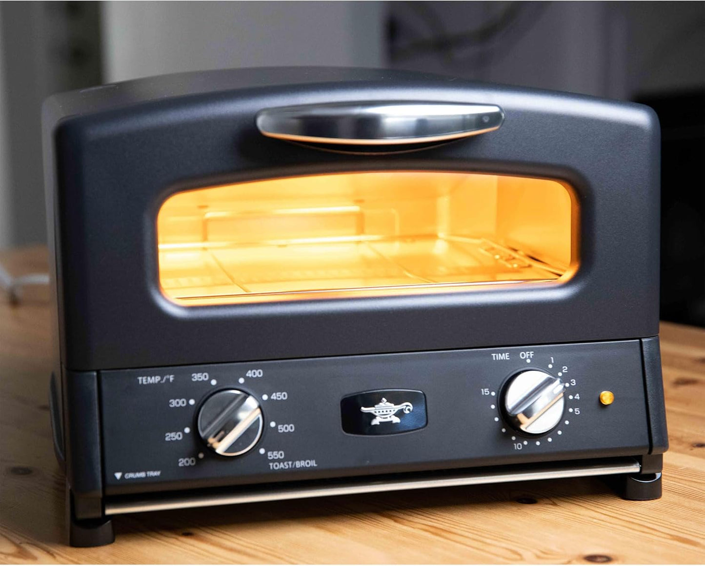 Black HeatMate Graphite Pop-Up Toaster with 7 Heat Settings, 3 Toasting Functions, and Bagel Mode