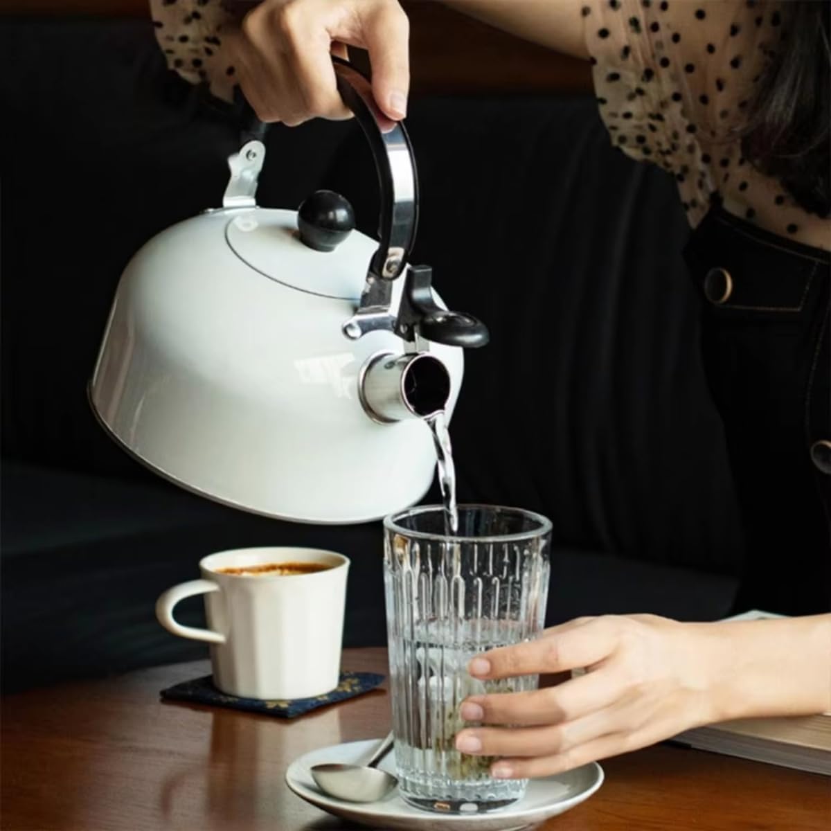 Bronze Handle Whistle Kettle for Gas & Induction Cookers - 3L Capacity for Coffee & Tea