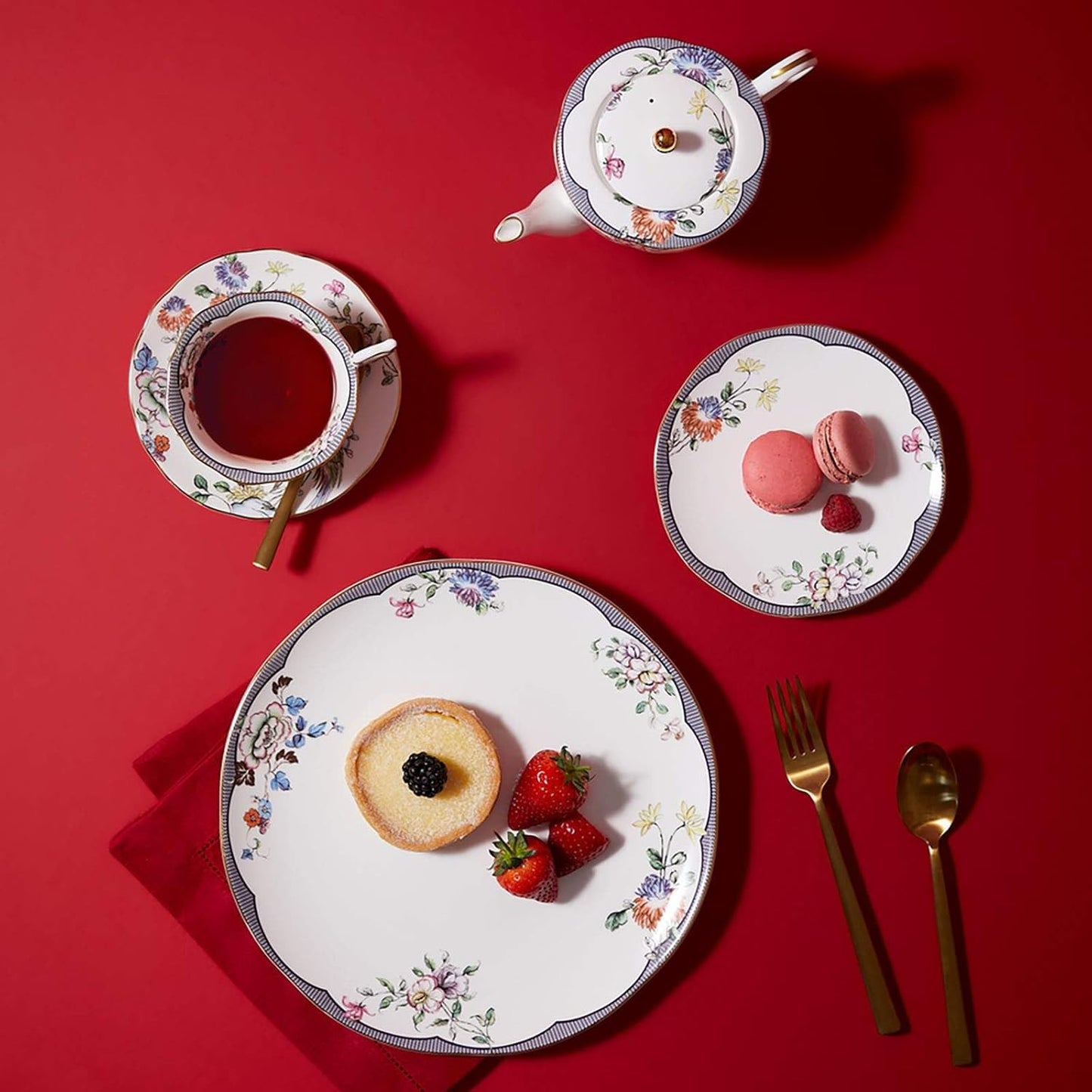 Elegant Wedgwood Fortune Teapot for a Touch of Sophistication