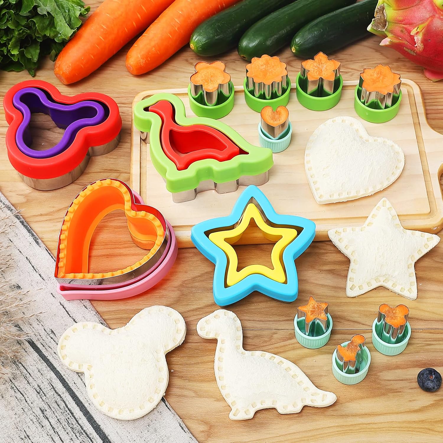 12Pcs Elfkitwang Dinosaur, Heart, and Star Sandwich Cutter and Sealer Set - Child-Friendly Food Grade Vegetable Cookie Mould
