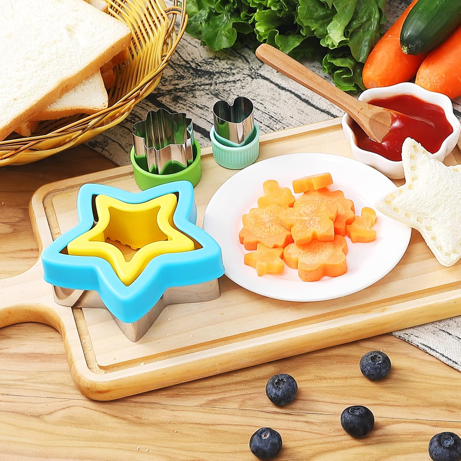 12Pcs Elfkitwang Dinosaur, Heart, and Star Sandwich Cutter and Sealer Set - Child-Friendly Food Grade Vegetable Cookie Mould