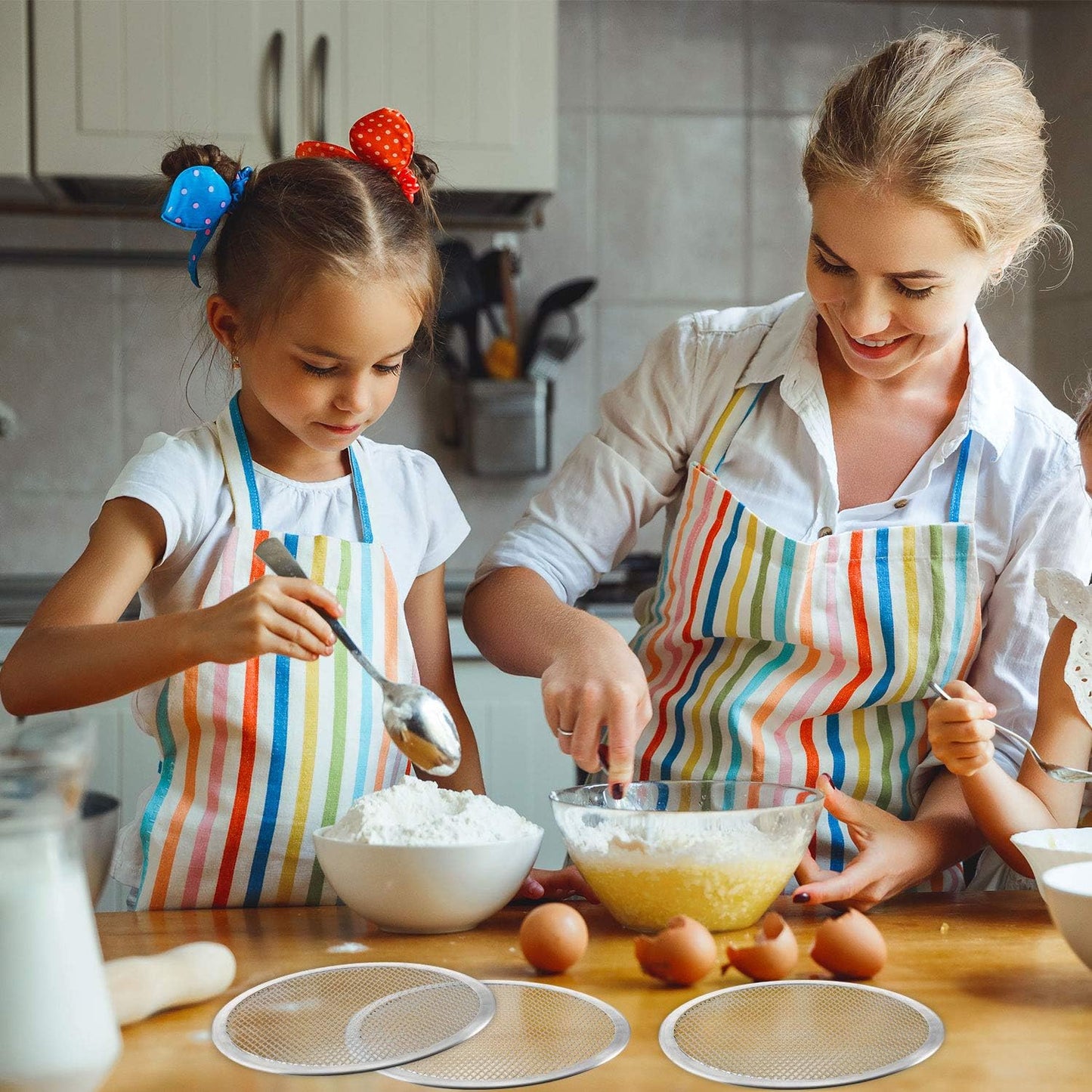 4 Pack 10" Seamless Round Aluminum Pizza Screens - Mesh Baking Tray for Home Kitchen & Restaurant