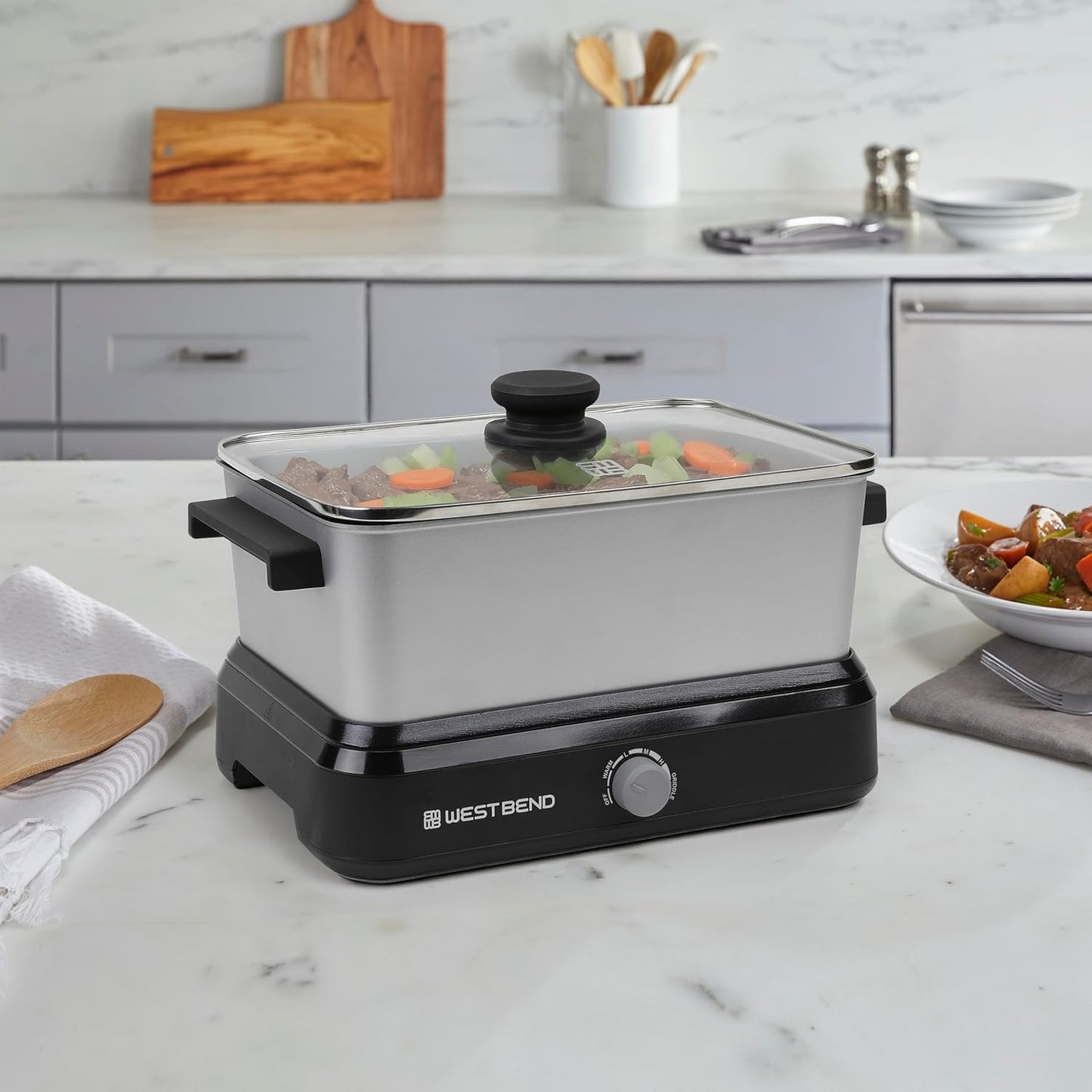 5-Quart West Bend Slow Cooker with Variable Temperature Control, Non-stick Vessel, Travel Lid, and Thermal Case - Silver