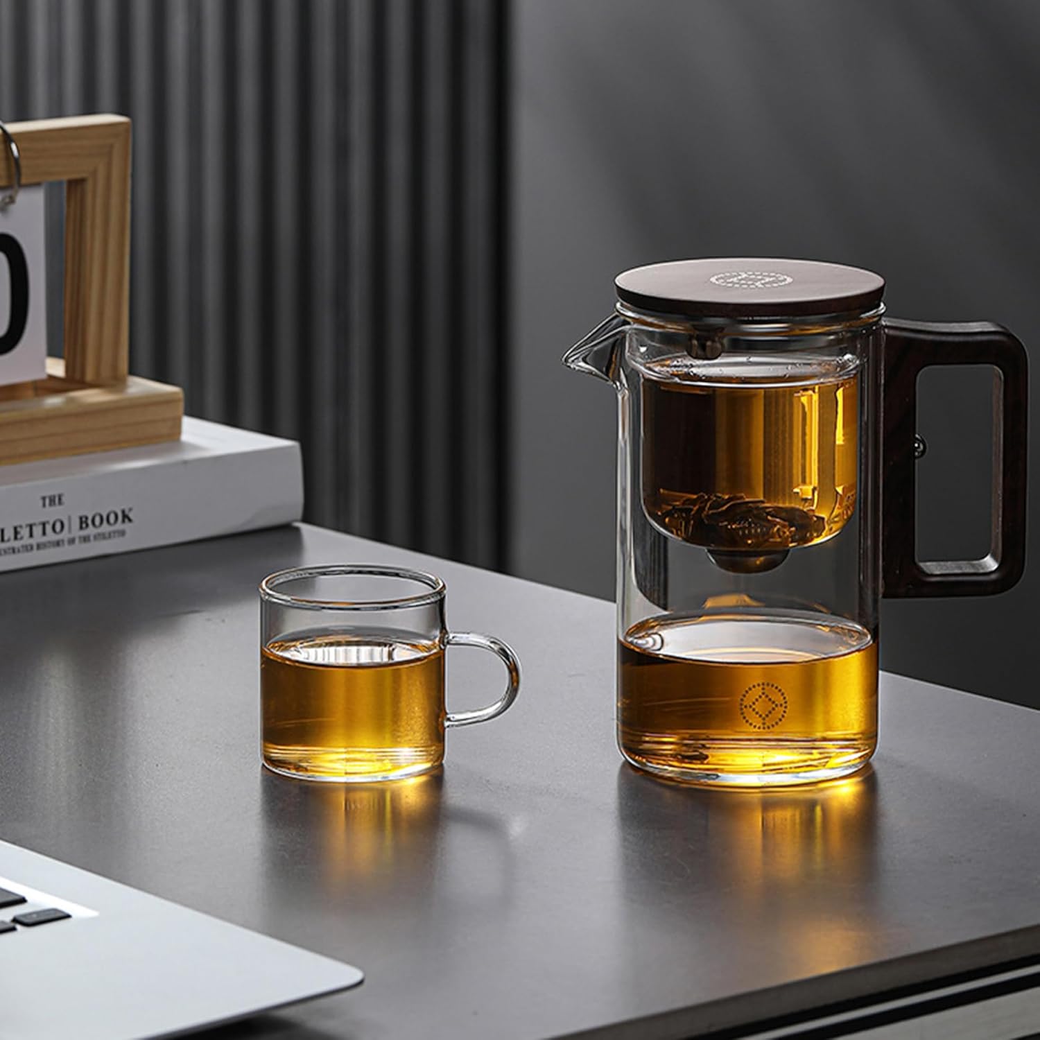 530ml Kalastussaari Glass Teapot with Walnut Handle - Heat Resistant Detachable Teapot for Loose Tea - Home, Office, Teahouse Friendly