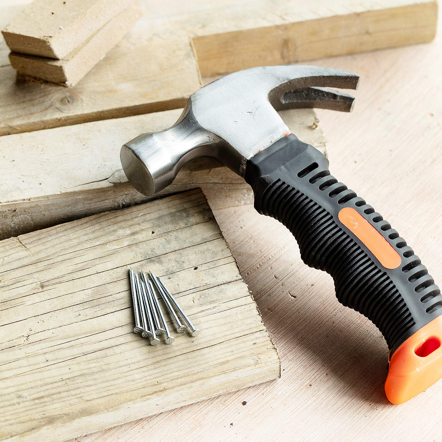 600 Piece Nail Assortment Kit - 4 Sizes, Silver and Gold Wall Nails - Hanging Pictures, Pin Nails, Hardware Nails - WildKart