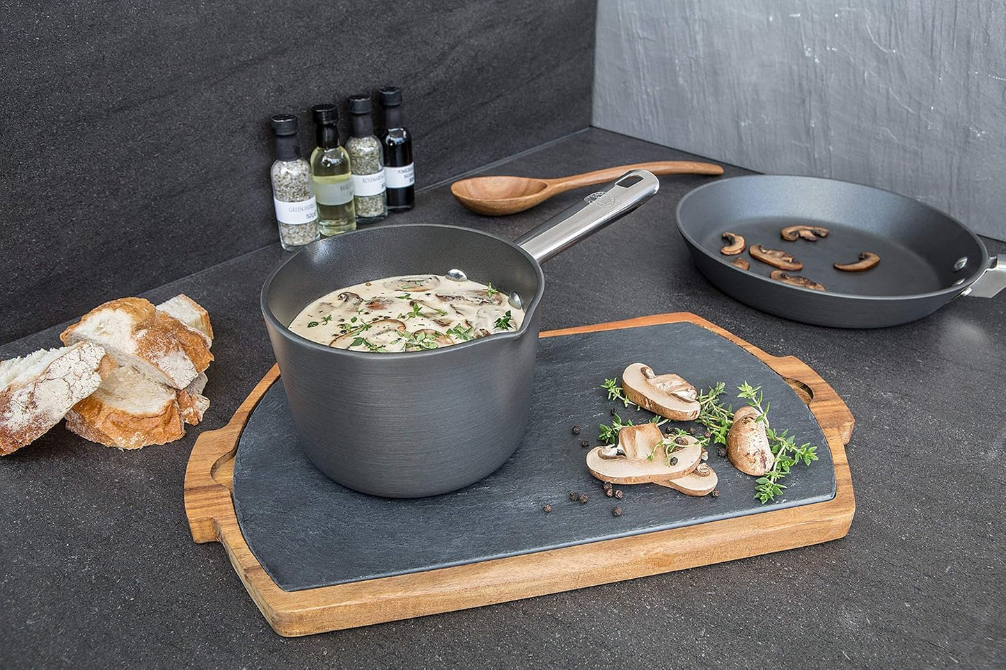 Anolon Professional 30cm Skillet: High-Quality Nonstick Cookware