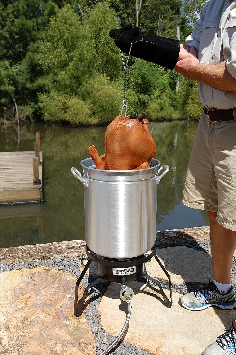 Bayou Classic Enterprises Turkey Deep Fryer 44 Quart Stainless Steel Kit for 25 lb Turkeys