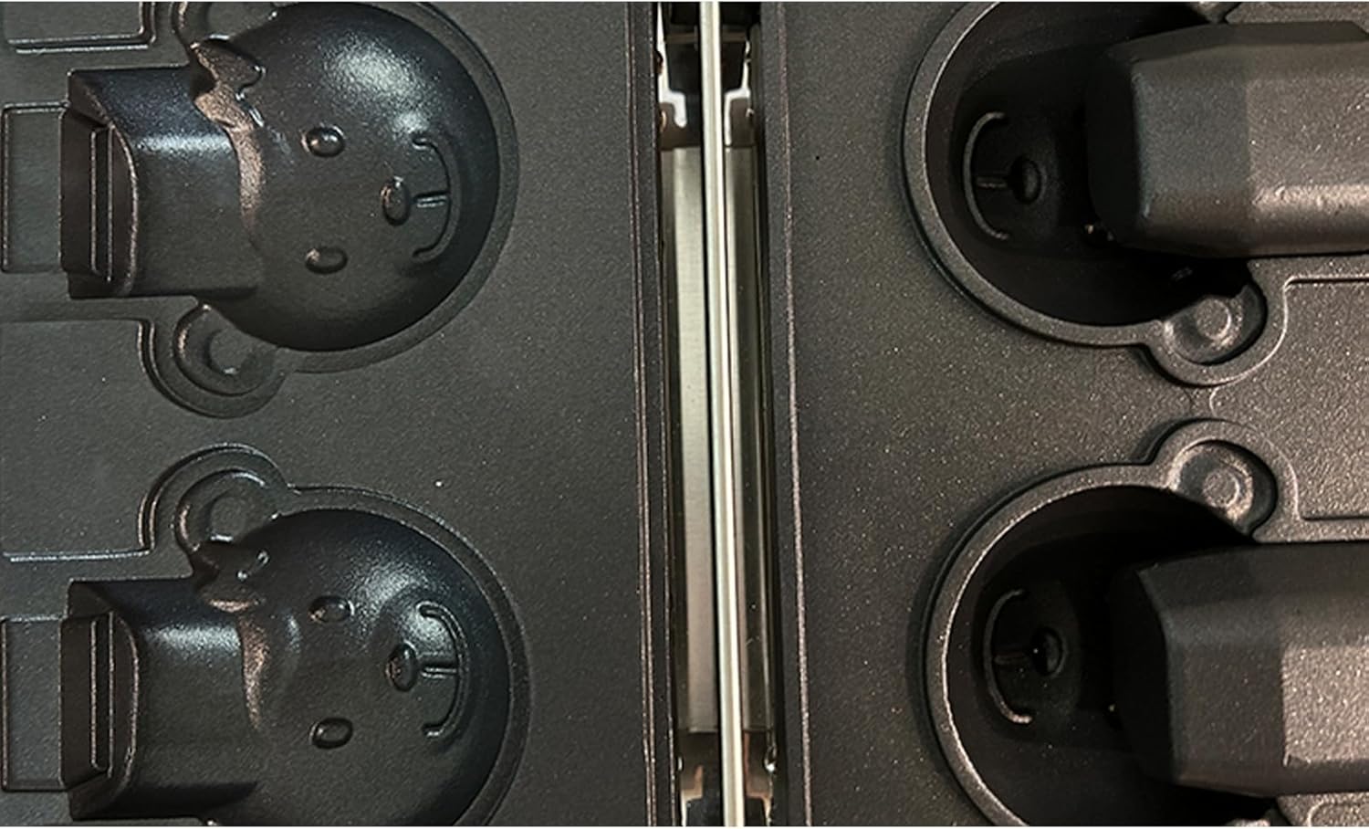 Bear Shaped Waffle Maker with Temp Control and Non-Stick Rotatable Pan