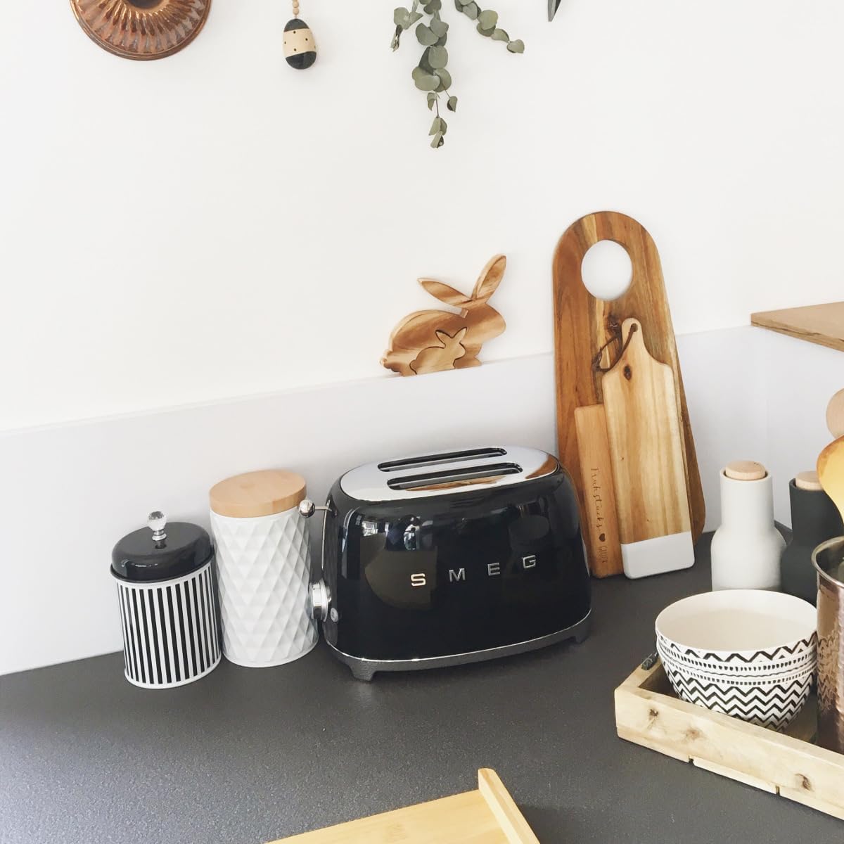 Black Smeg 2-Slice Toaster - Stylish and Efficient Kitchen Appliance