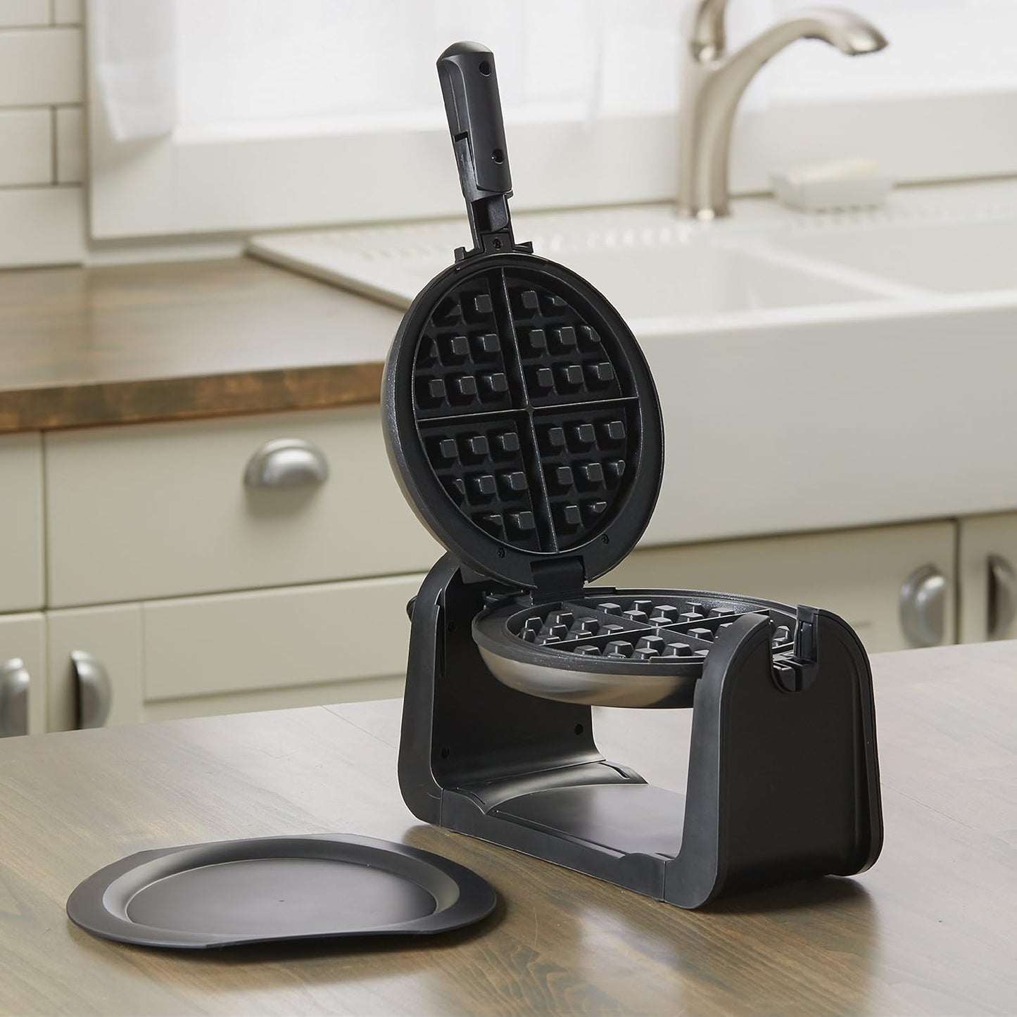 BLACK+DECKER WM1404S Flip Waffle Maker with 7" Round Belgian Waffles and Ready Light Indicator