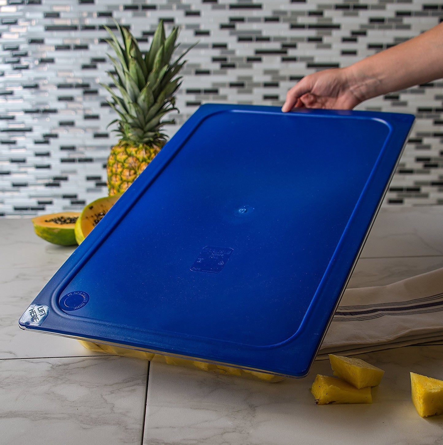 Blue Polyethylene Smart Lid for Full-Size Food Pans - Ideal for Catering, Buffets, and Restaurants by Carlisle FoodService Products