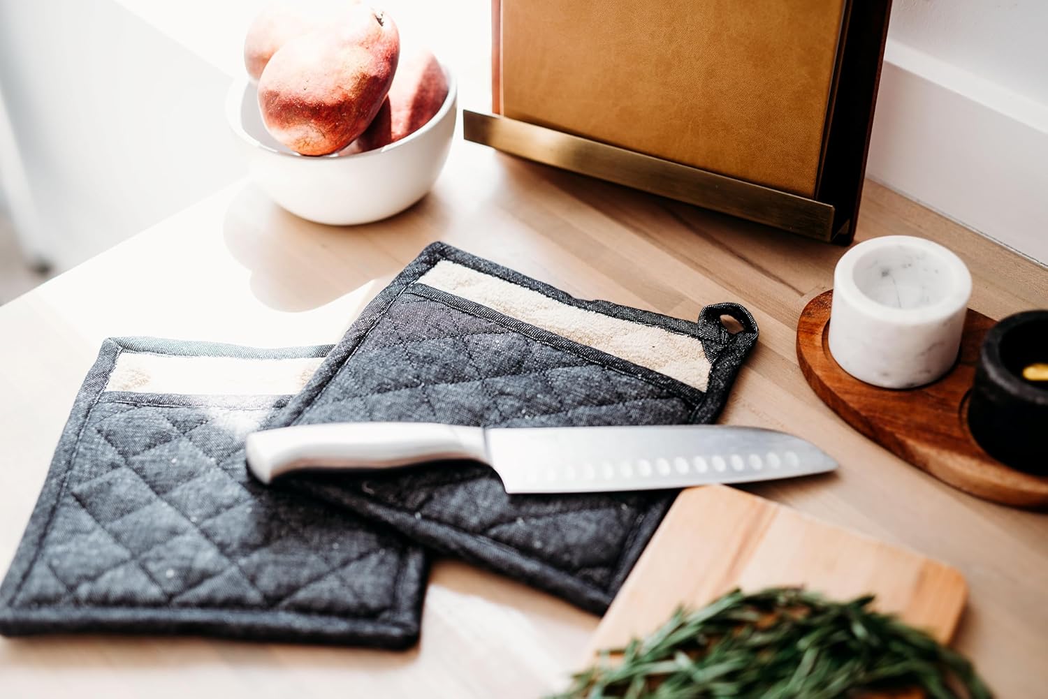 Charcoal Grey Linen-Cotton Oven Mitt & Pot Holders Set - Heat Resistant Gloves for Kitchen Cooking & Grilling, Complete Protection (Set of 3)