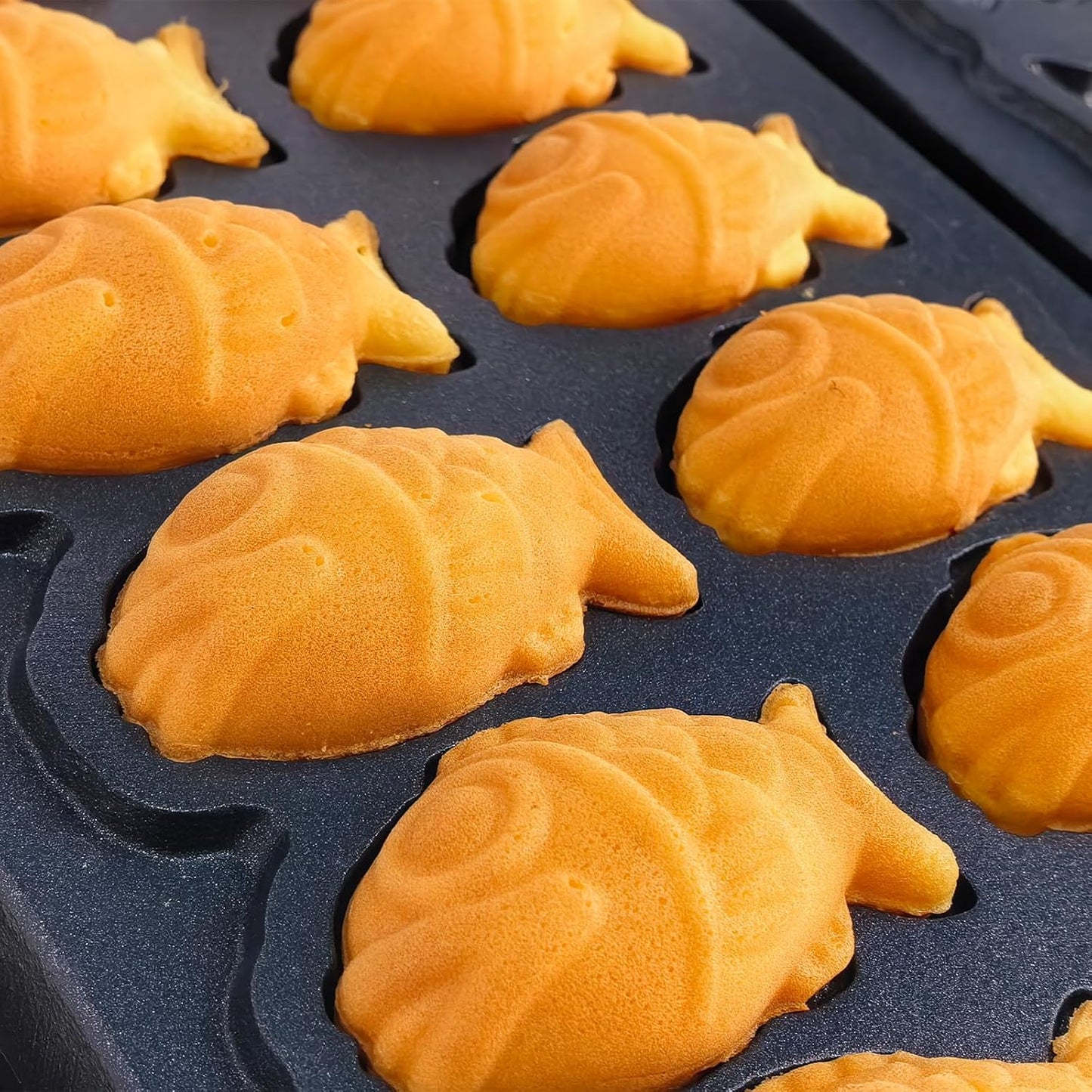 Commercial Taiyaki Waffle Maker - 110V 1400W Fish-Shaped Waffle Iron for Restaurant & Cafe