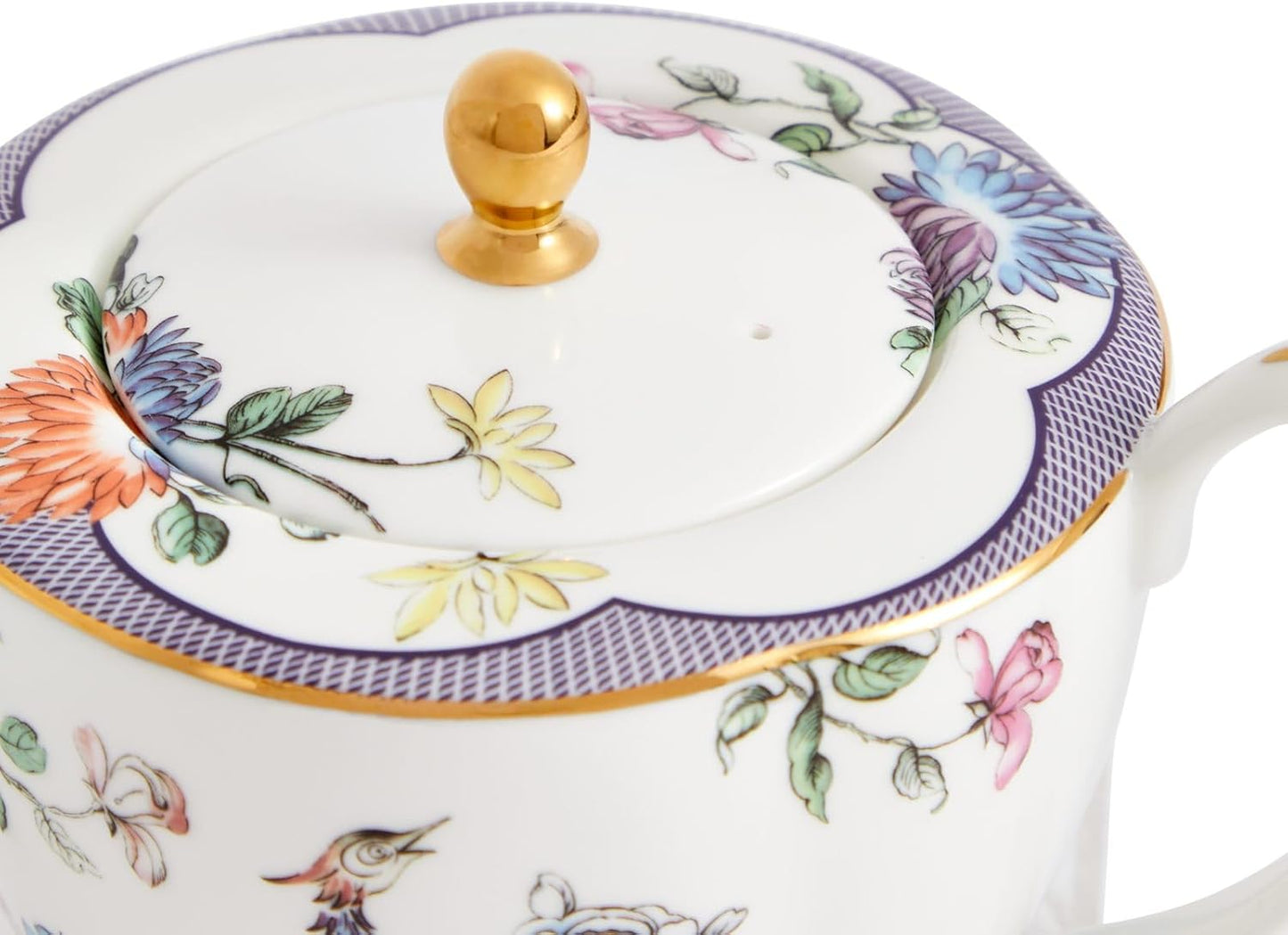 Elegant Wedgwood Fortune Teapot for a Touch of Sophistication