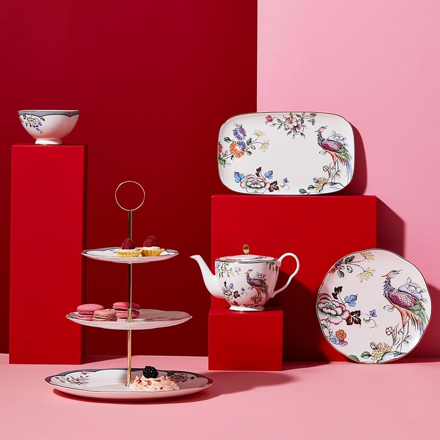 Elegant Wedgwood Fortune Teapot for a Touch of Sophistication