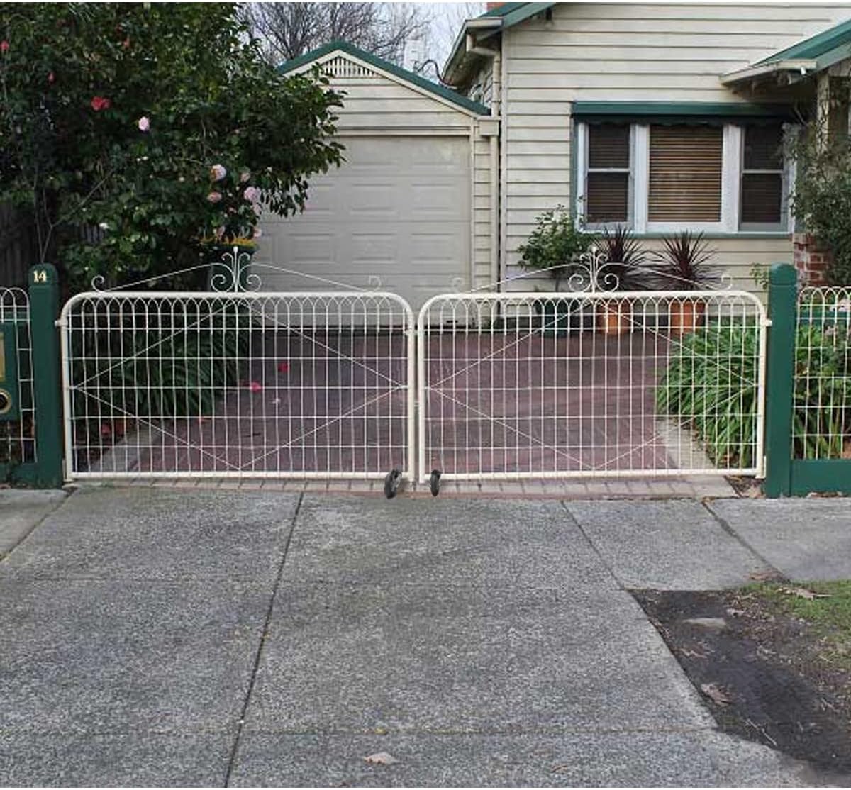 Gate Support Wheel for Swing Gates with 1-3/8" to 2-1/8" Frames - Prevents Dragging - Ideal for Metal Tube & Chain Link Fences - 1 Pack