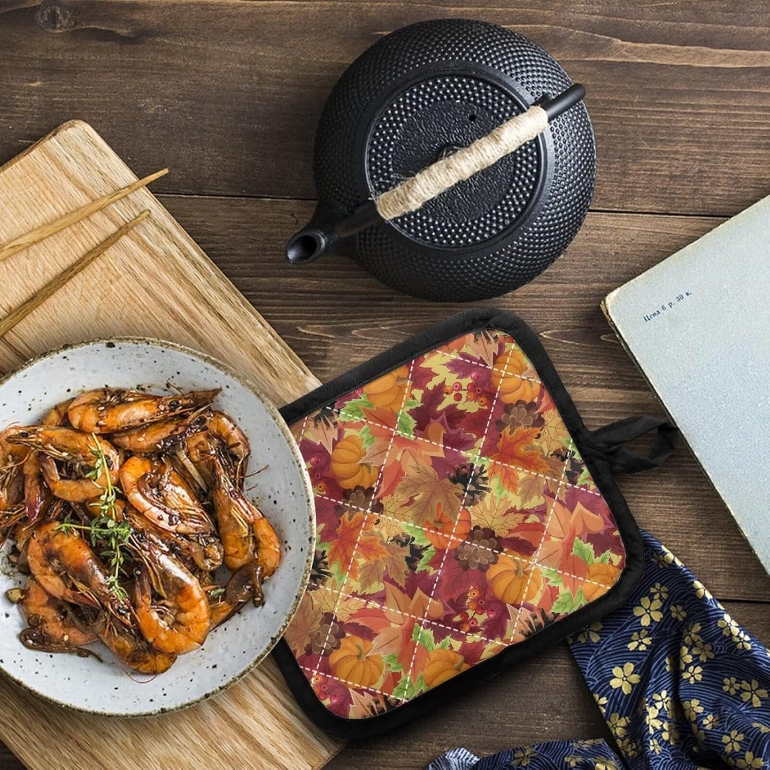 High Heat Resistant Fall Theme Oven Mitt and Pot Holder Set - 500 Degree Kitchen Glove with Maple Leaf, Pumpkin, and Pine Cone Design