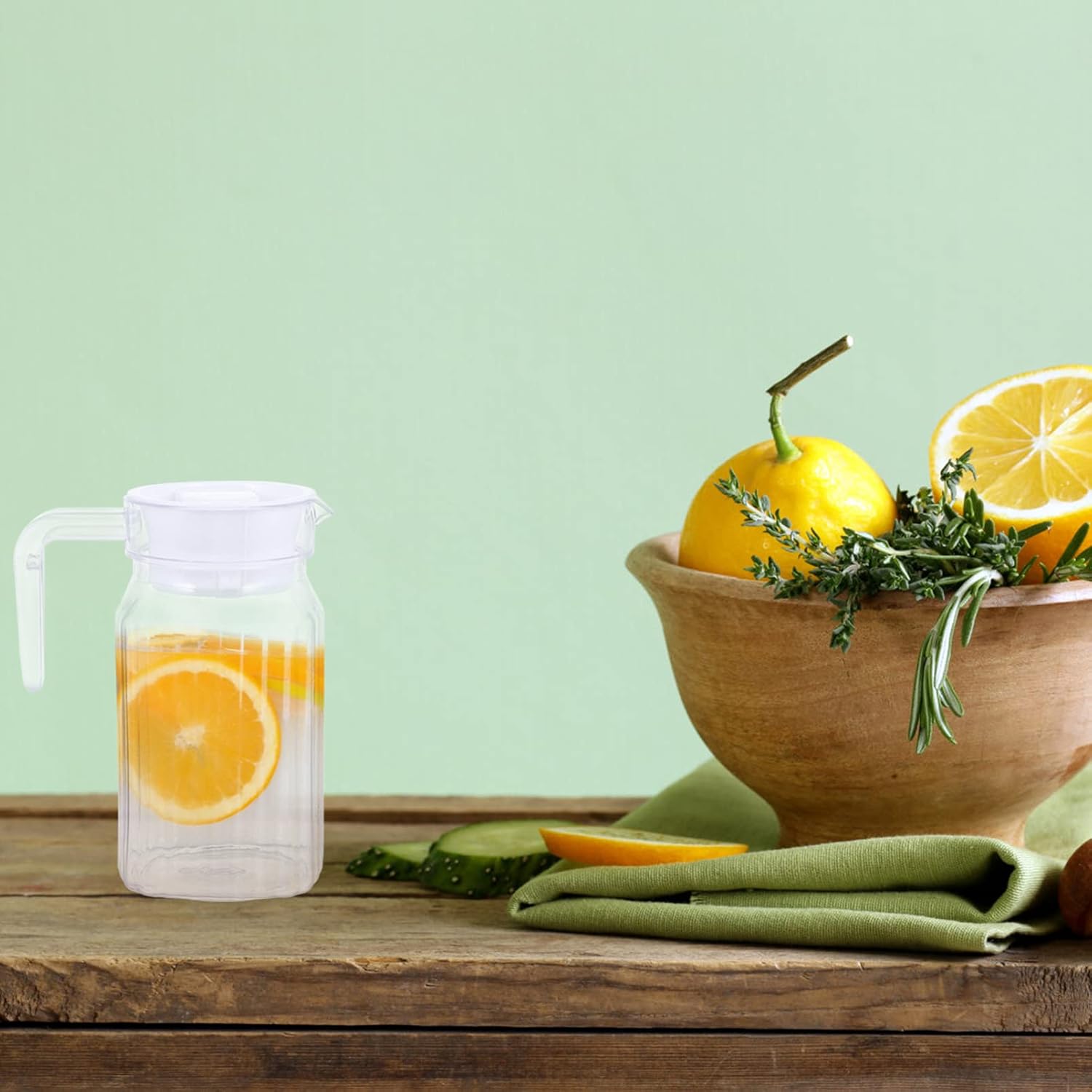 IMIKEYA Small Glass Pitcher with Lid for Cold Water, Juice, Ice Tea - Home Party Supplies