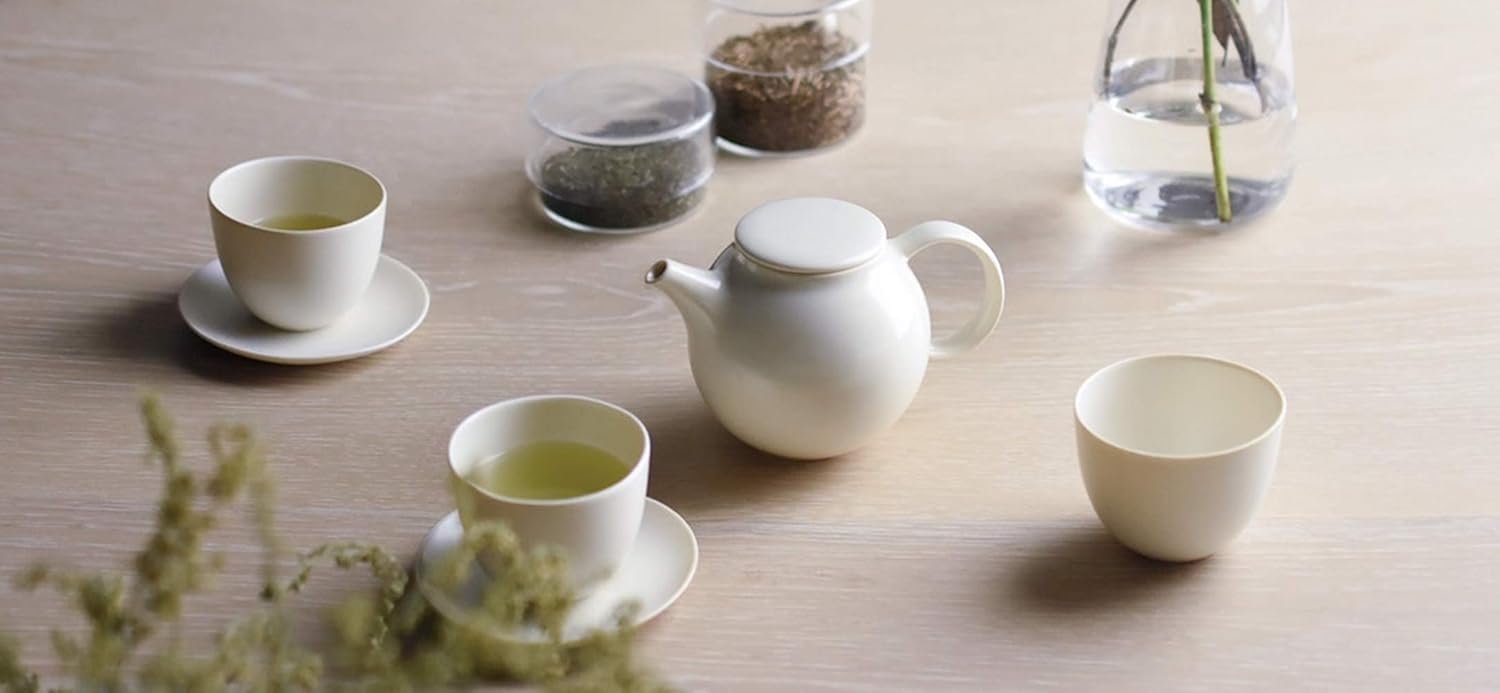 KINTO 17141 PEBBLE Teapot, 16.9 fl oz (500 ml), Moss Green - Stylish and Functional Tea Pot for Brewing Your Favorite Blends at Home