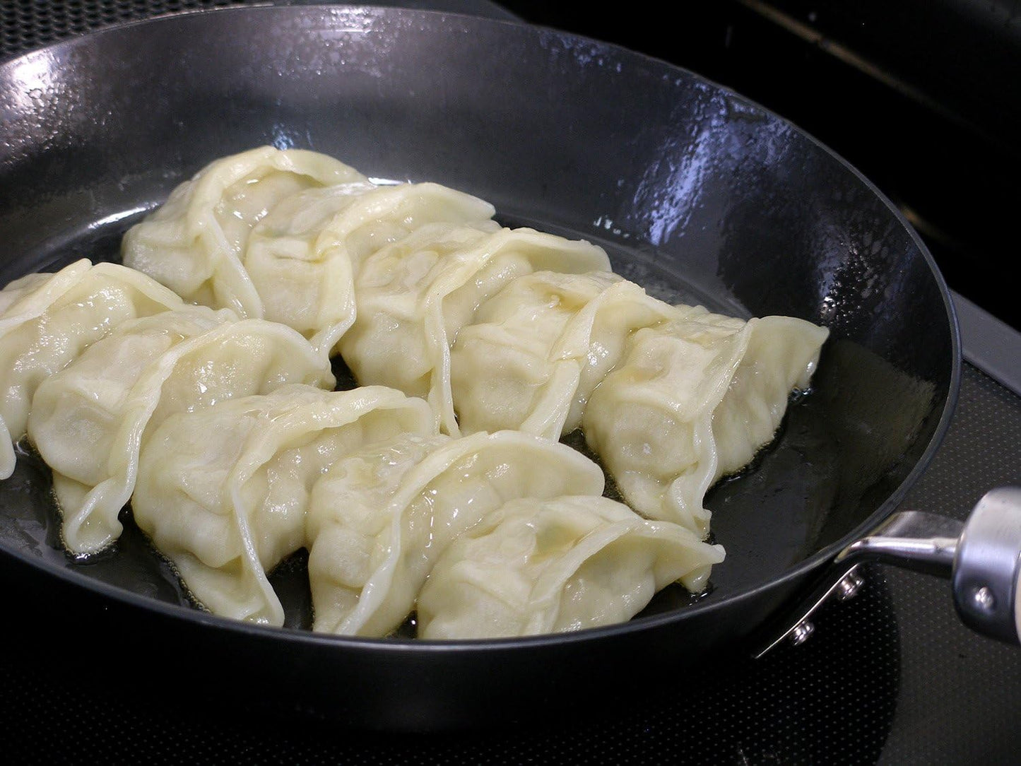 Kyoku Japan River Light J2326 Iron Frying Pan - 10.2 inches - Nitrided Iron Plate - IH Compatible & Rust Resistant - Made in Japan