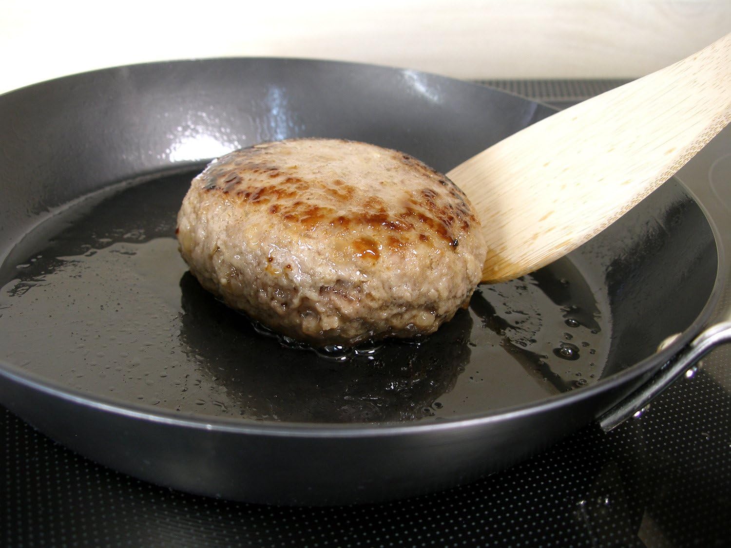 Kyoku Japan River Light J2326 Iron Frying Pan - 10.2 inches - Nitrided Iron Plate - IH Compatible & Rust Resistant - Made in Japan