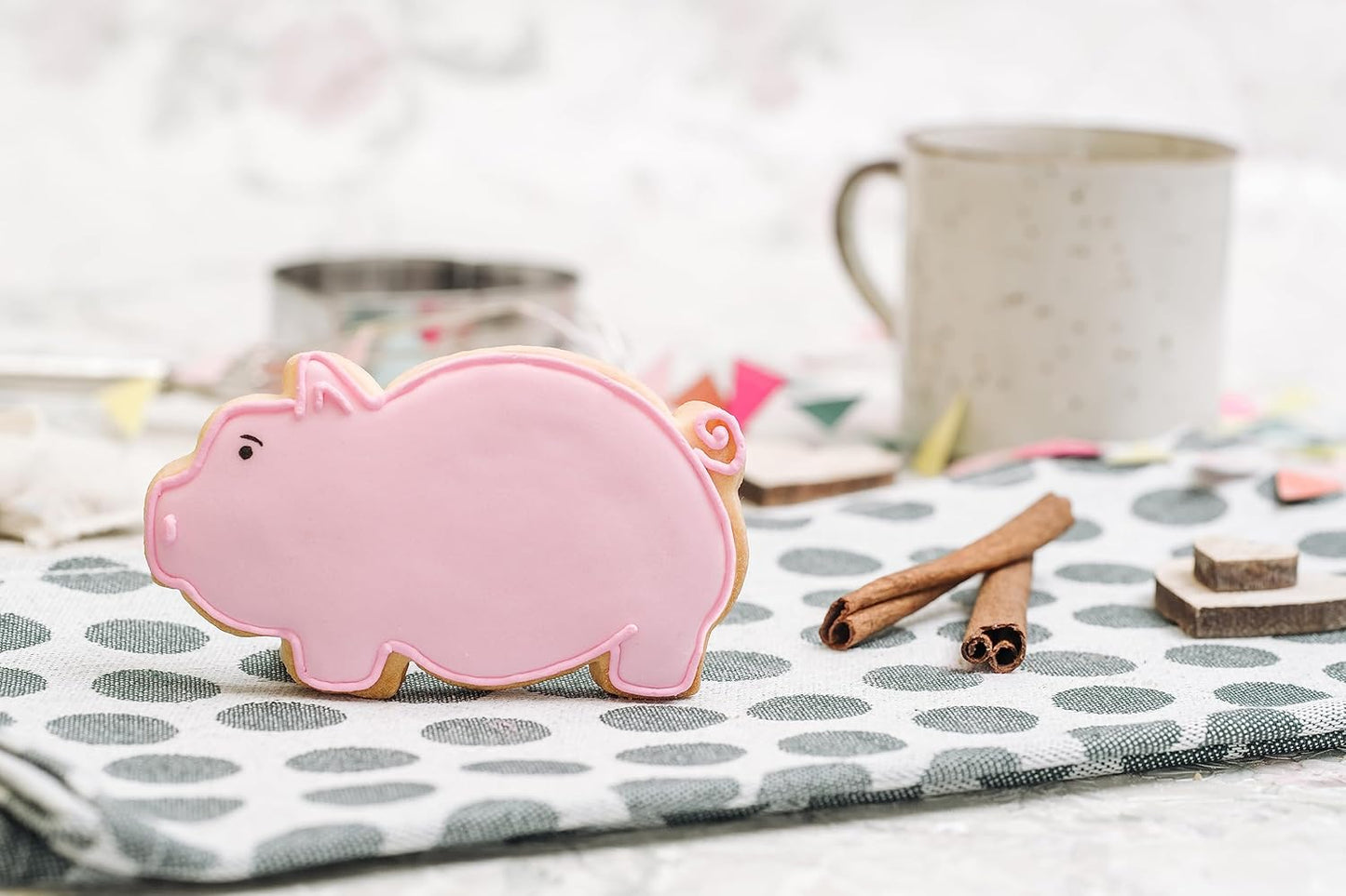 Large 3-Piece Pig Farm Animal Cookie Cutter Set - Premium Stainless Steel, Dishwasher Safe - Sweet Cookie Crumbs