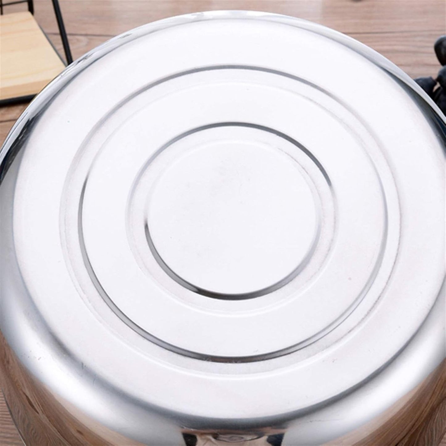 Large Capacity Stainless Steel Tea Kettle for Stove Top Cooking - 5L Size, Heat-Resistant Handle, Ideal for Kitchen & Dining Room