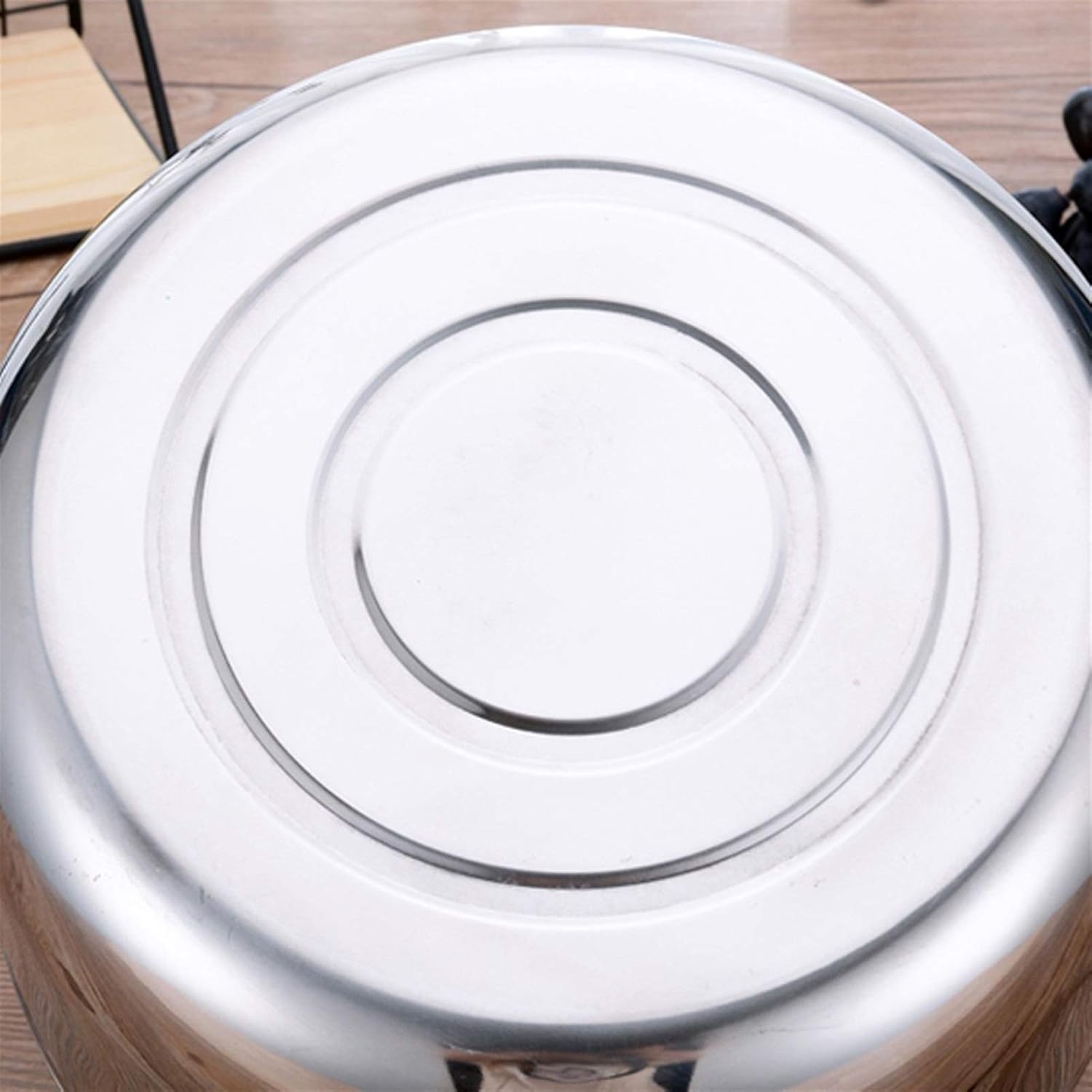 Large Capacity Stainless Steel Tea Kettle for Stove Top Cooking - 5L Size, Heat-Resistant Handle, Ideal for Kitchen & Dining Room