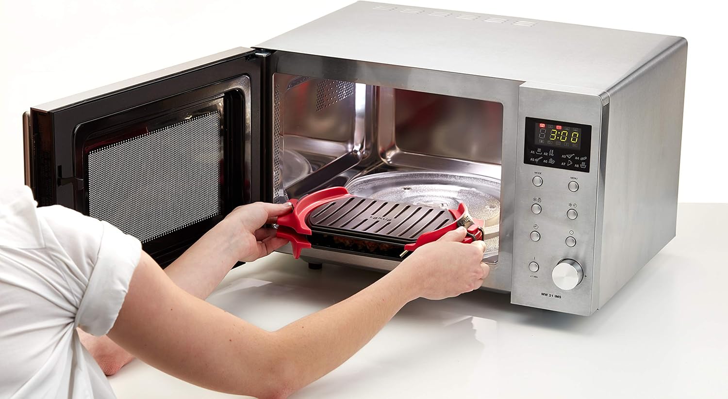 Lekue Red Microwave Grill Sandwich Maker Panini Press - 10" x 5.7