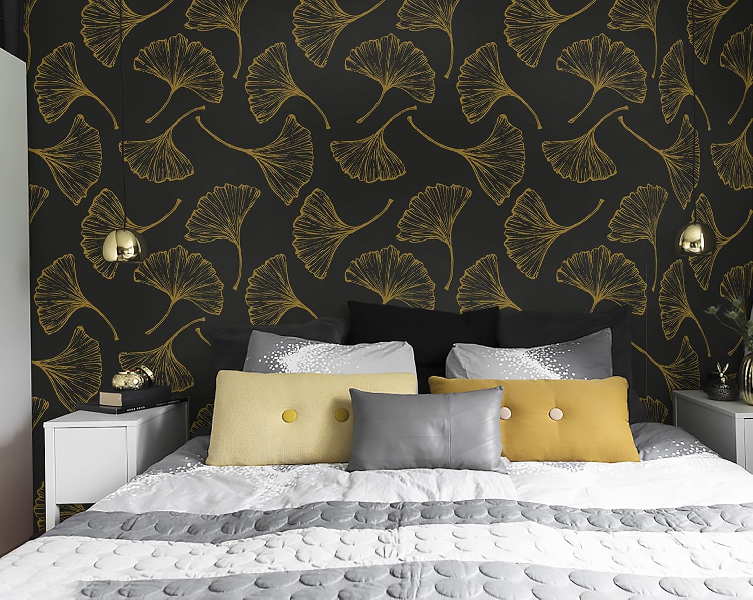 Luxurious Black and Gold Ginkgo Leaves Peel and Stick Wallpaper - 17.3In x 78.7In - Self-Adhesive and Removable - Ideal for Living Room, Bedroom, and Cabinets
