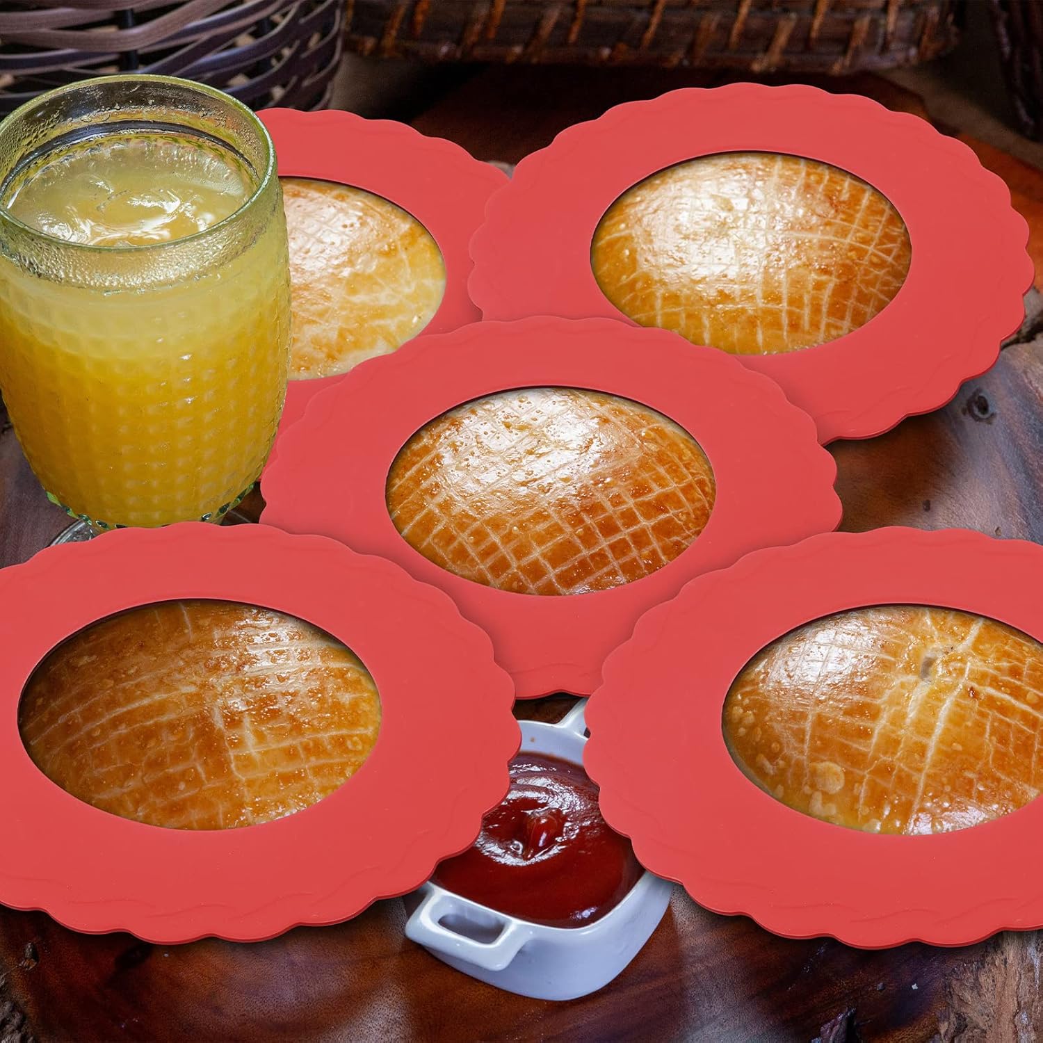 Meanplan 8-Piece Pie Dish Set with Nonstick Metal Bakeware and Silicone Crust Protectors, Red - Includes 4 Mini Pie Pans and Kitchen Baking Covers for Edge Protection