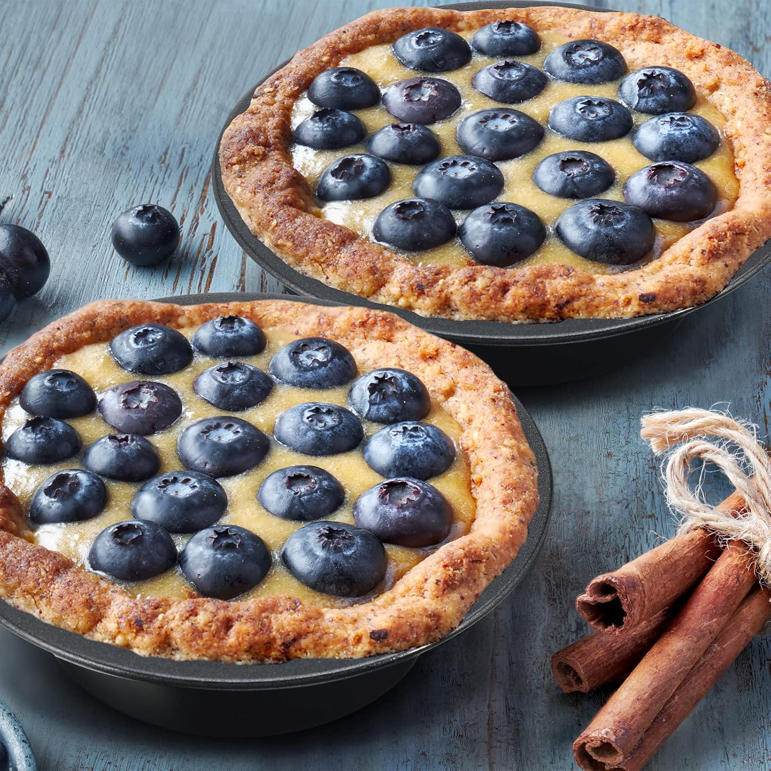 Meanplan 8-Piece Pie Dish Set with Nonstick Metal Bakeware and Silicone Crust Protectors, Red - Includes 4 Mini Pie Pans and Kitchen Baking Covers for Edge Protection