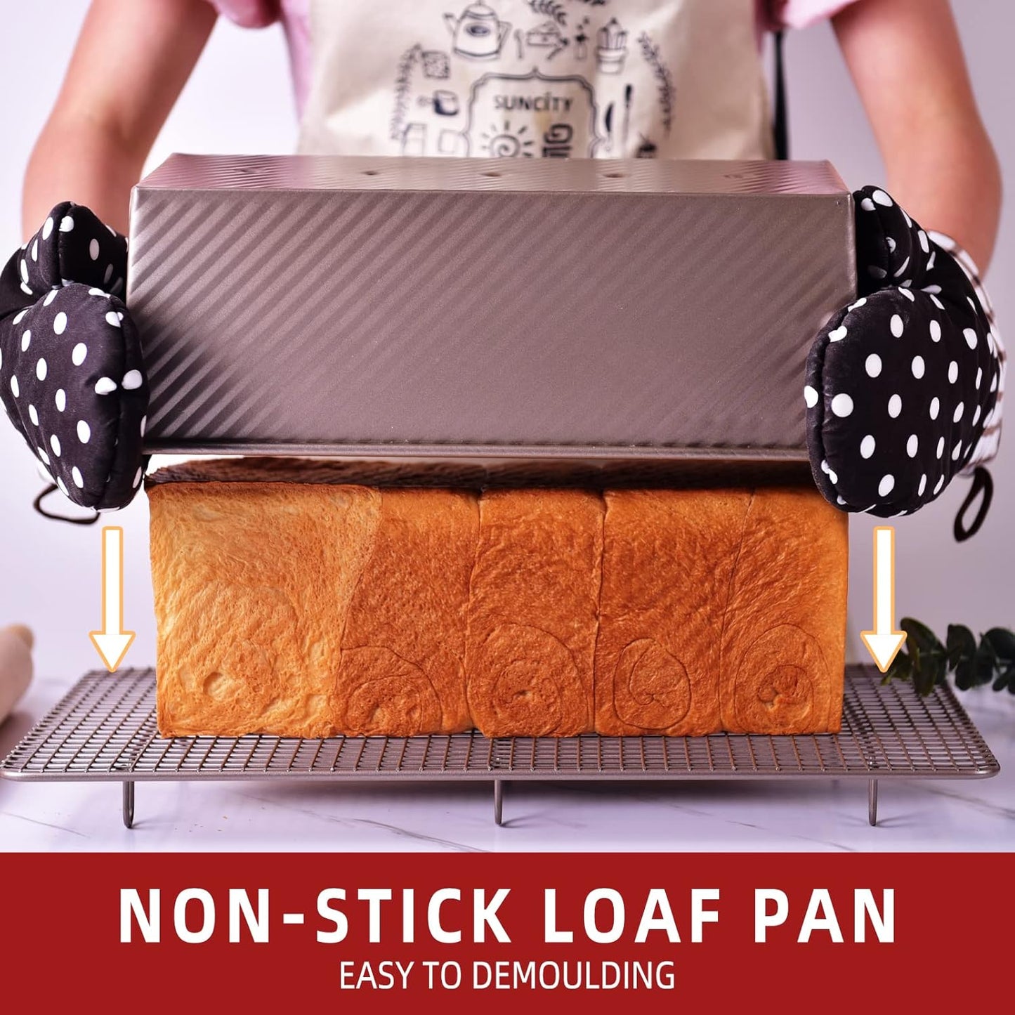 Nonstick Aluminized Steel Pullman Loaf Pan with Lid for Baking Bread - 2.2 lb Capacity - Ideal for Quick Bread, Yeast Breads, and Pound Cakes - Gold Color