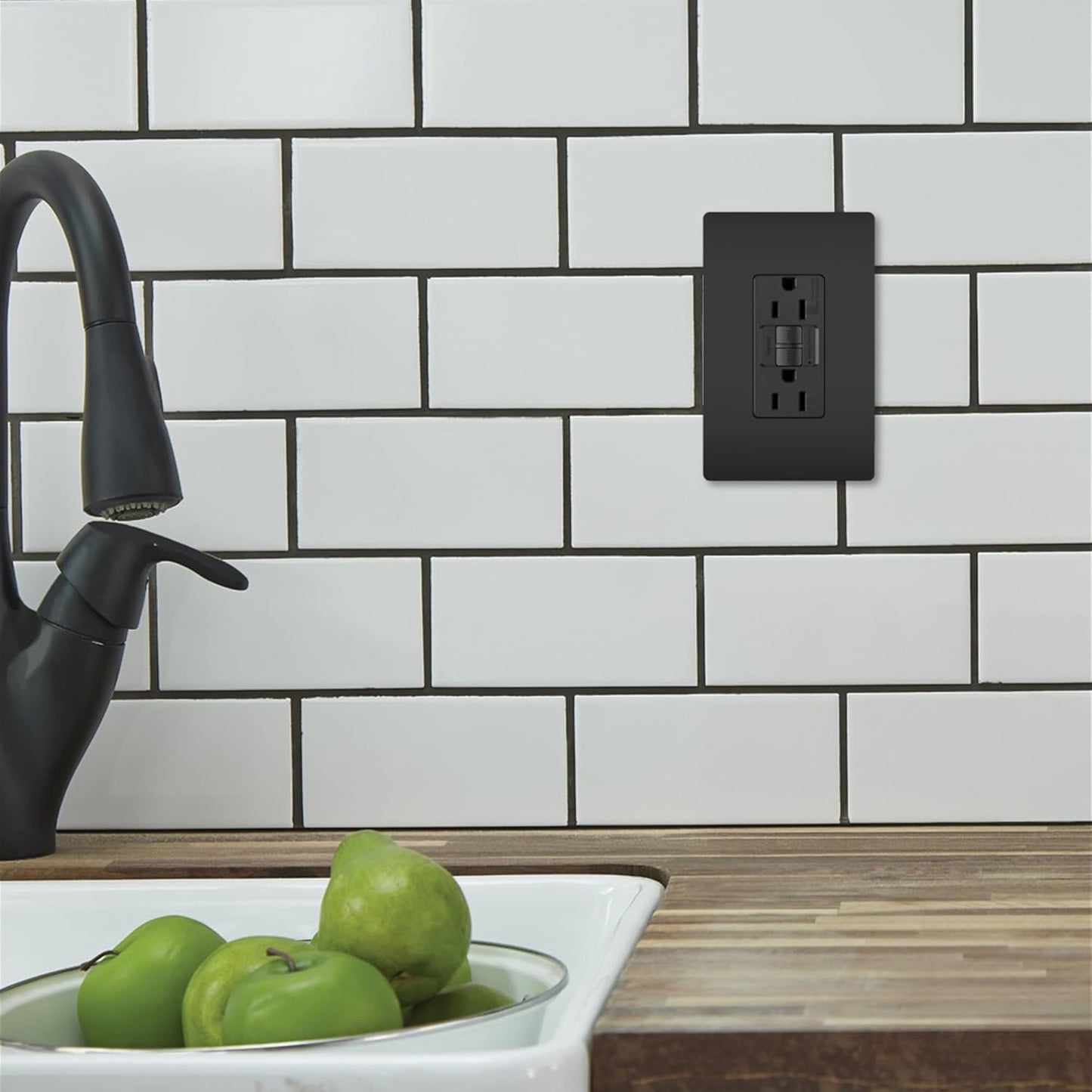 Pass & Seymour Legrand radiant RWP26BKCC6 Black Screwless Wall Plate for 1 Gang with Decorator Rocker GFCI Cover