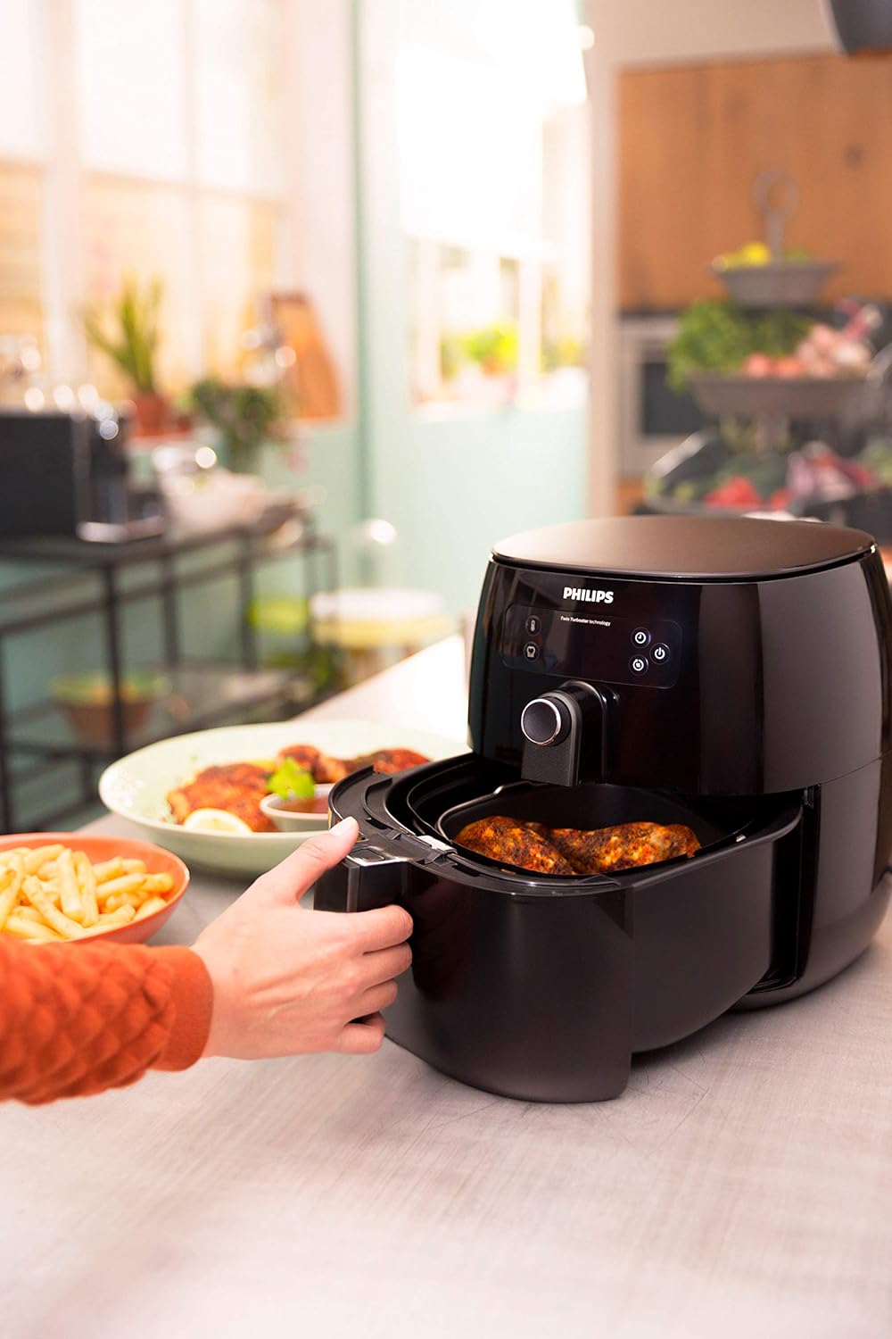 Philips Premium Analog Airfryer with Fat Removal Technology, 3qt, Black - Includes Recipe Cookbook by Philips Kitchen Appliances