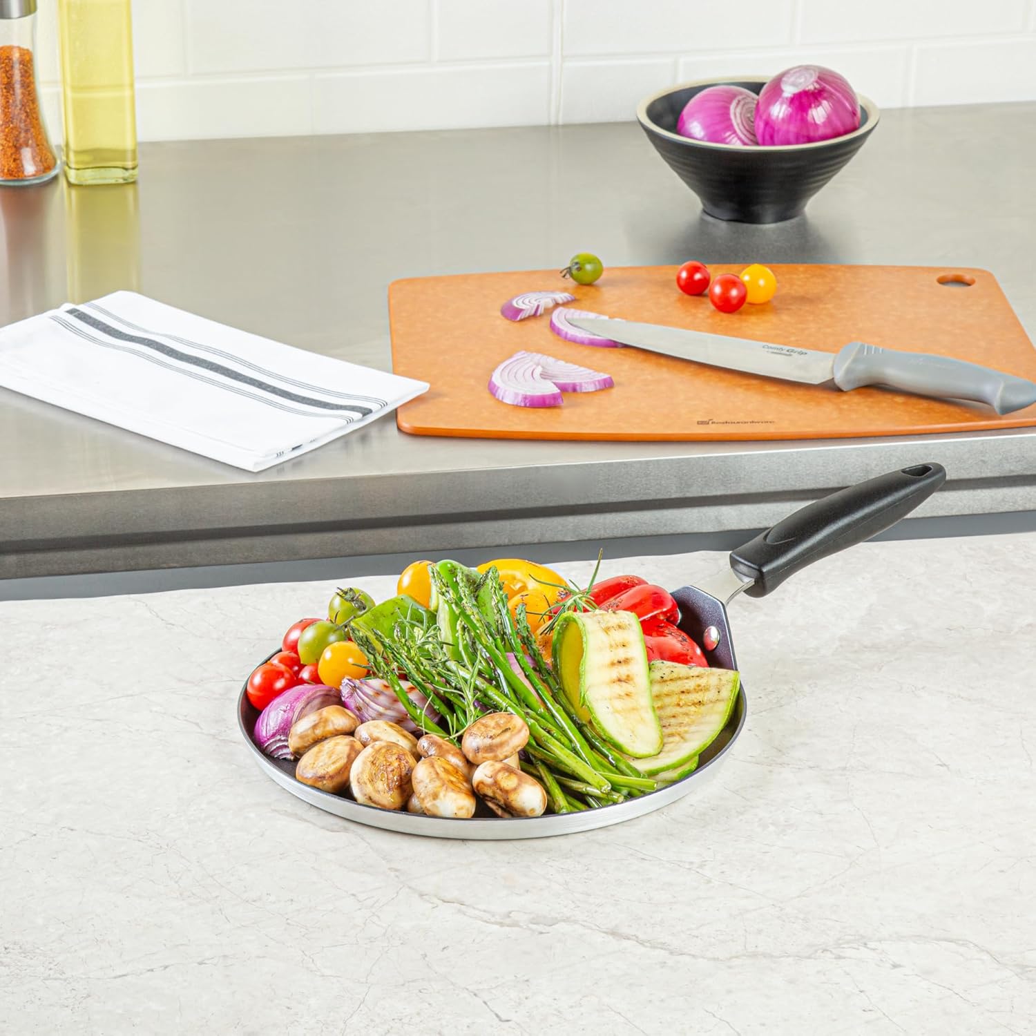 Restaurantware 8090/Stovetop Griddles - Black, 1 Count - Ideal for Stovetop Cooking