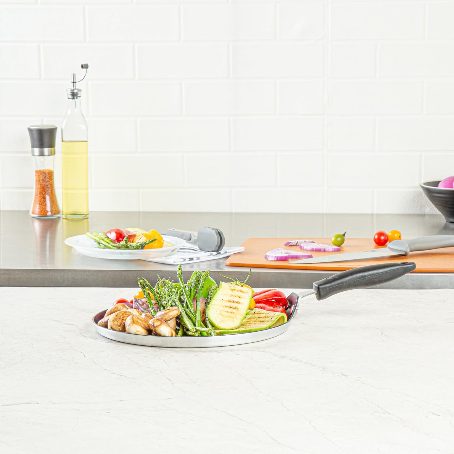 Restaurantware 8090/Stovetop Griddles - Black, 1 Count - Ideal for Stovetop Cooking