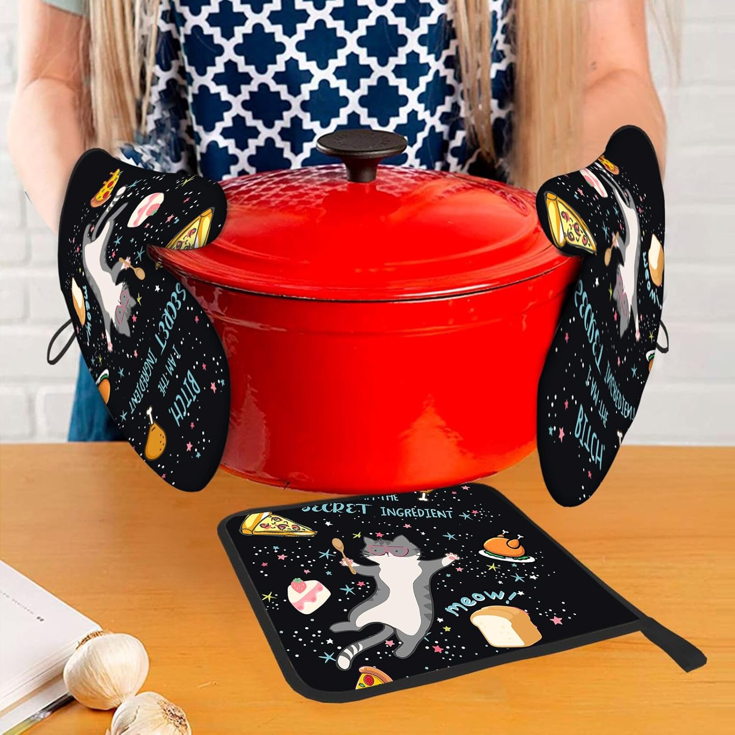 Set of 3 Funny Cat Oven Mitts and Pot Holders - Heat Resistant Kitchen Gloves for Baking, Grilling, BBQ Cooking