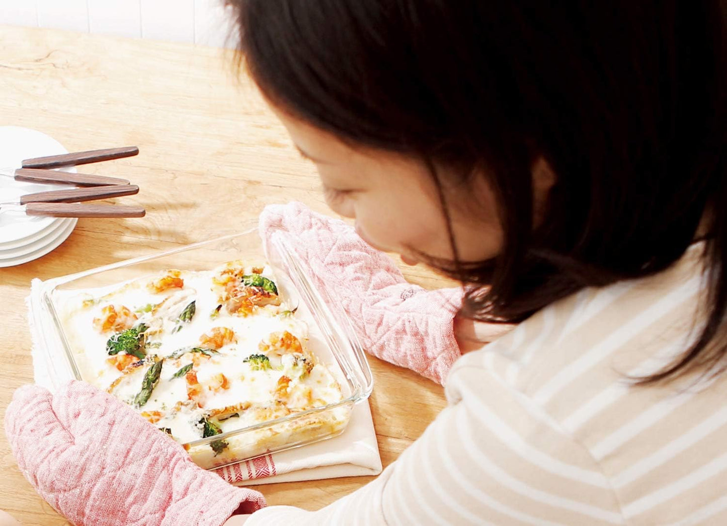 Square Heat Resistant Glass Cake Pan and Au Gratin Plate - 10 x 8 Inches