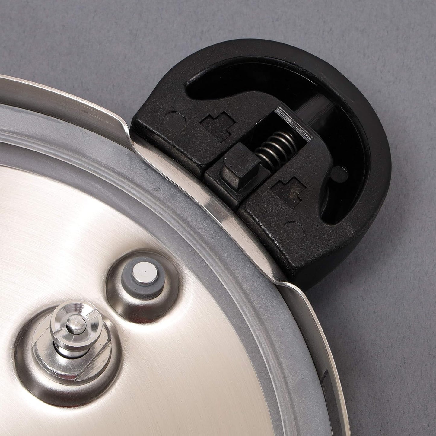 Stainless Steel Pearl-Saving One-Hand Pressure Cooker 3.5L Switched Pressure Cooker