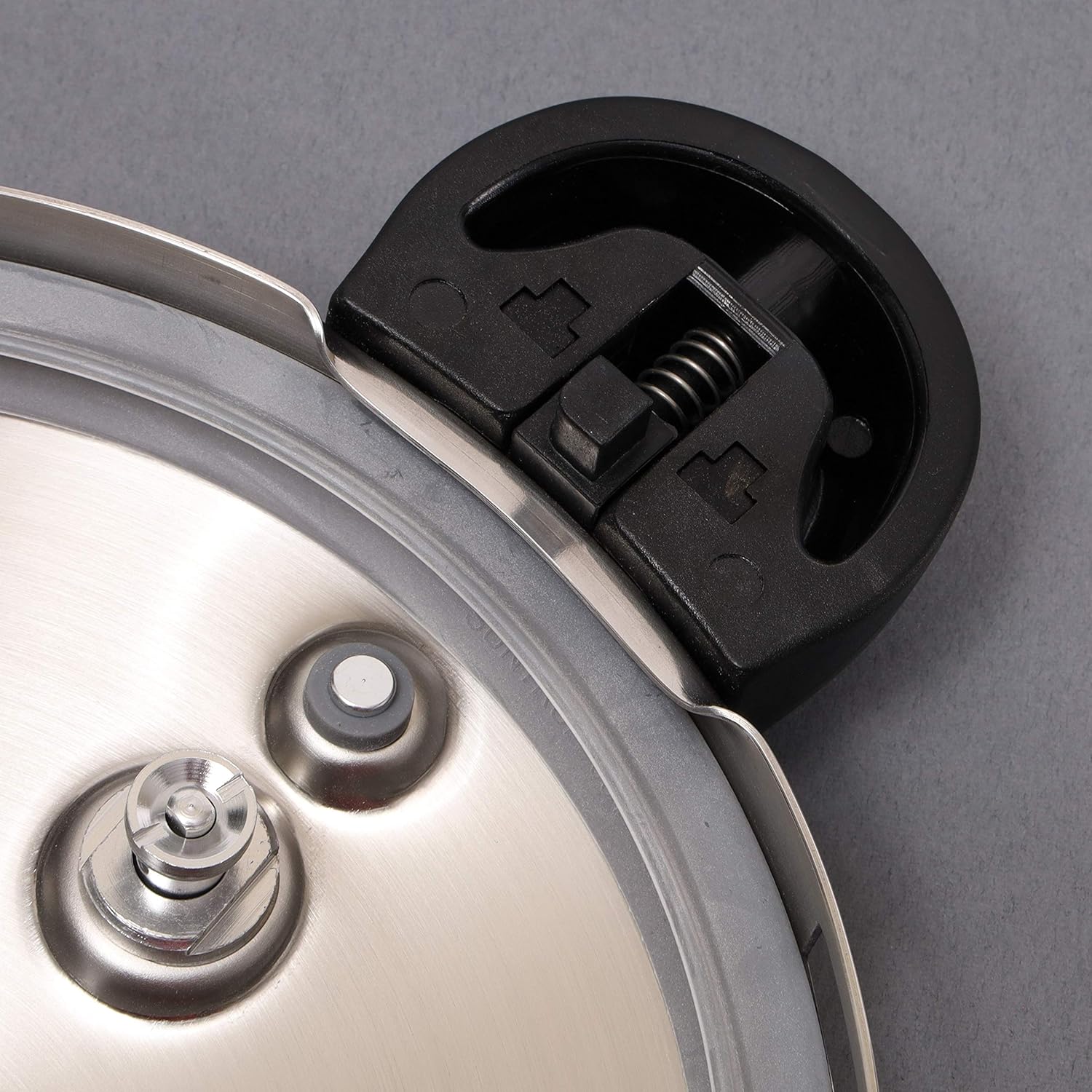 Stainless Steel Pearl-Saving One-Hand Pressure Cooker 3.5L Switched Pressure Cooker