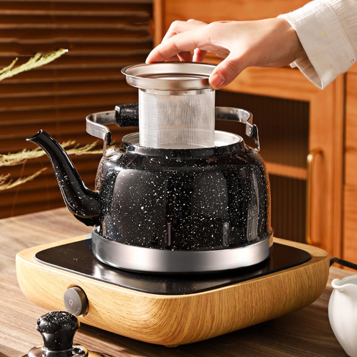 Stainless Steel Whistling Tea Kettle with Infuser, Red Stovetop Tea Pot - 1.5L
