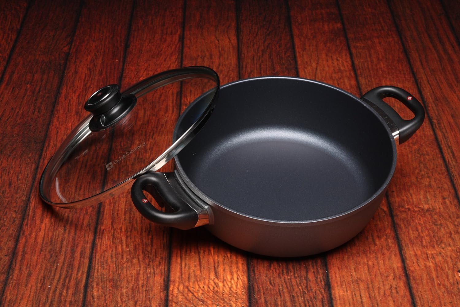 Swiss Diamond 9.5" 3.2Qt Casserole Pan with Lid - Nonstick Diamond Coated Aluminum, PFOA Free, Dishwasher and Oven Safe - Grey Color