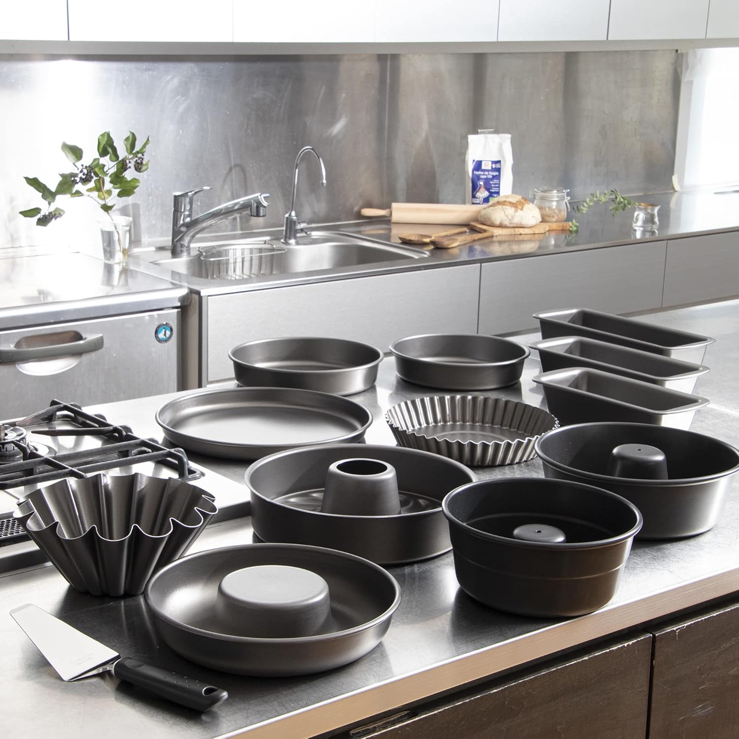 Tramontina 20069/022 Terrine Mold Bread Pan, 8.7 inches, Aluminum, Non-Stick Fluorine Coat, Lightweight