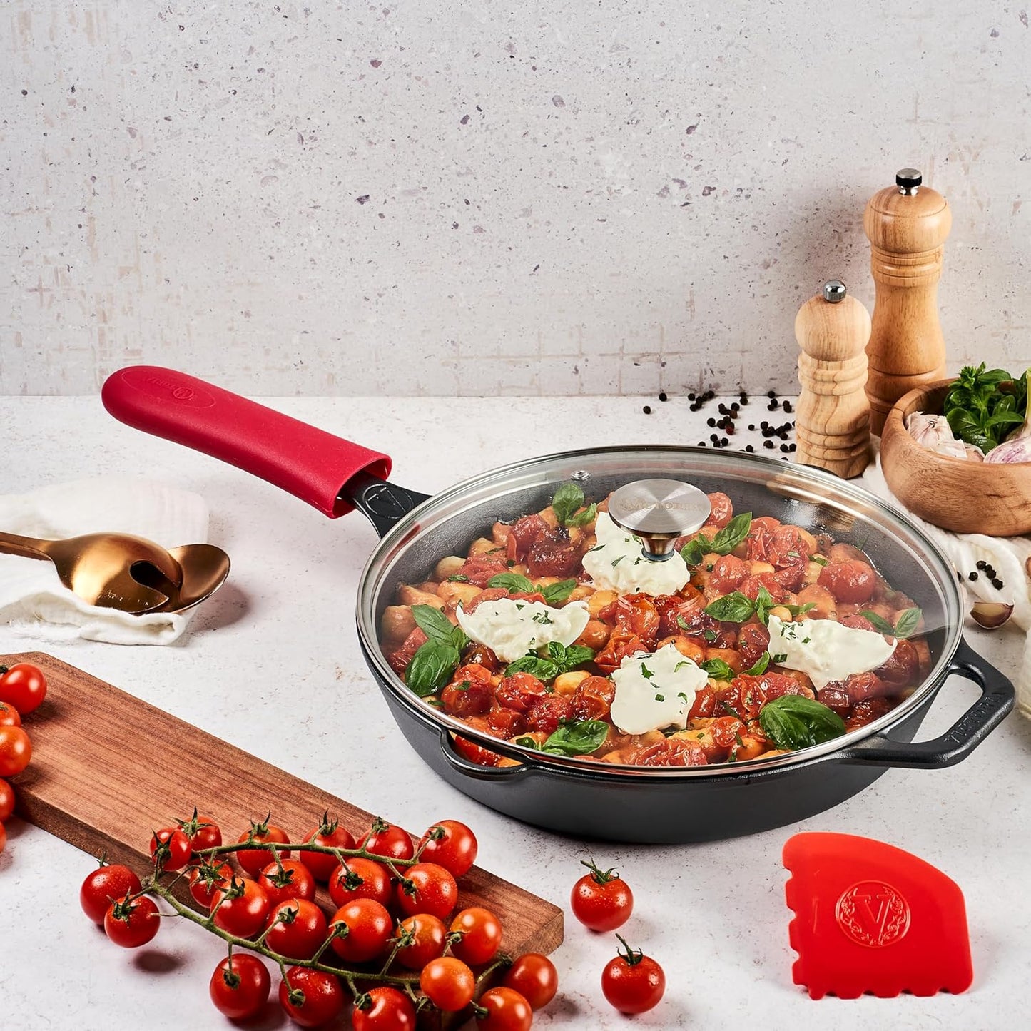 Victoria 12-Inch Pre-Seasoned Cast Iron Skillet with Long Handle - Made in Colombia