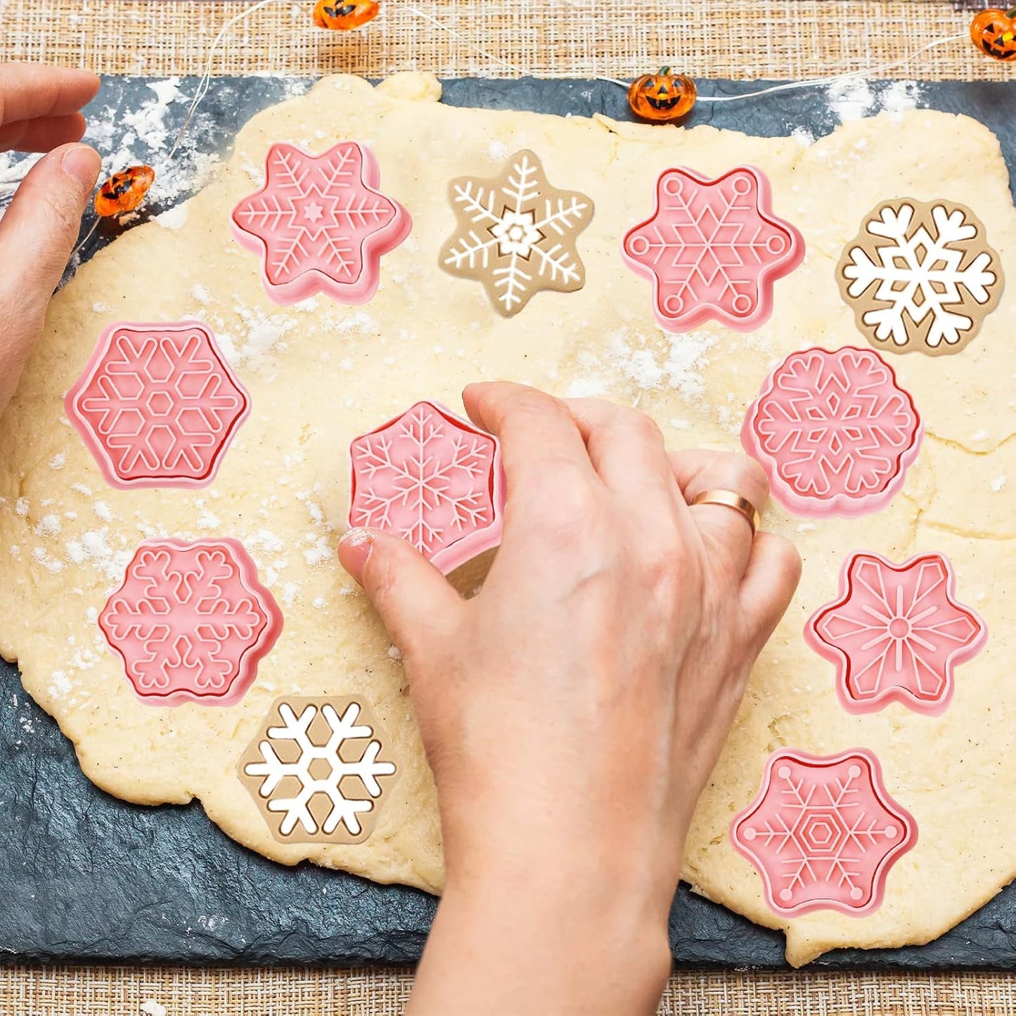 Winter Wonderland Cookie Cutter Set - 8 Pieces Snowflake Shape Biscuit Cutters with Plunger Stamps for DIY Christmas Treats